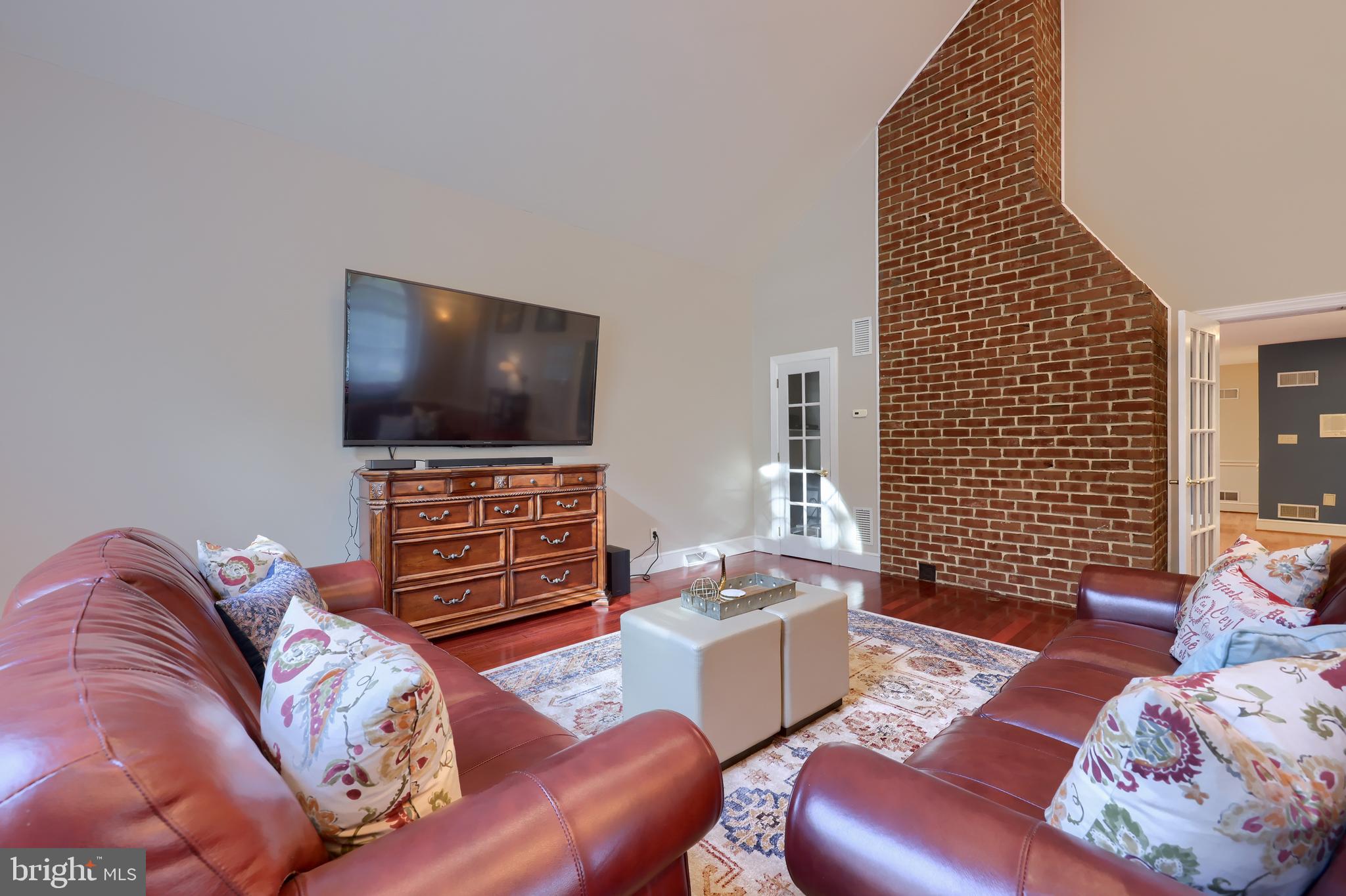 STONEHENGE - Residential