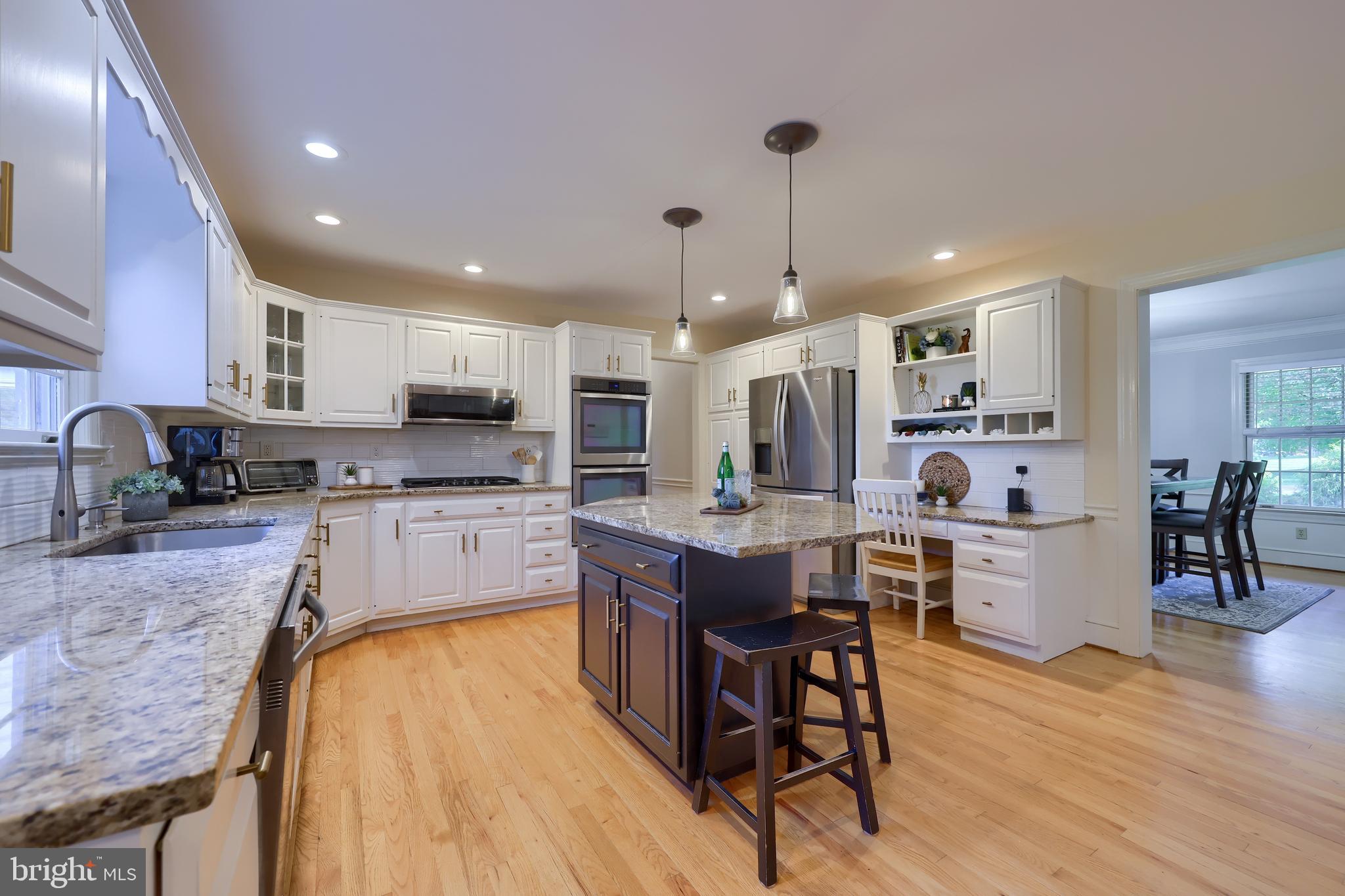 STONEHENGE - Residential