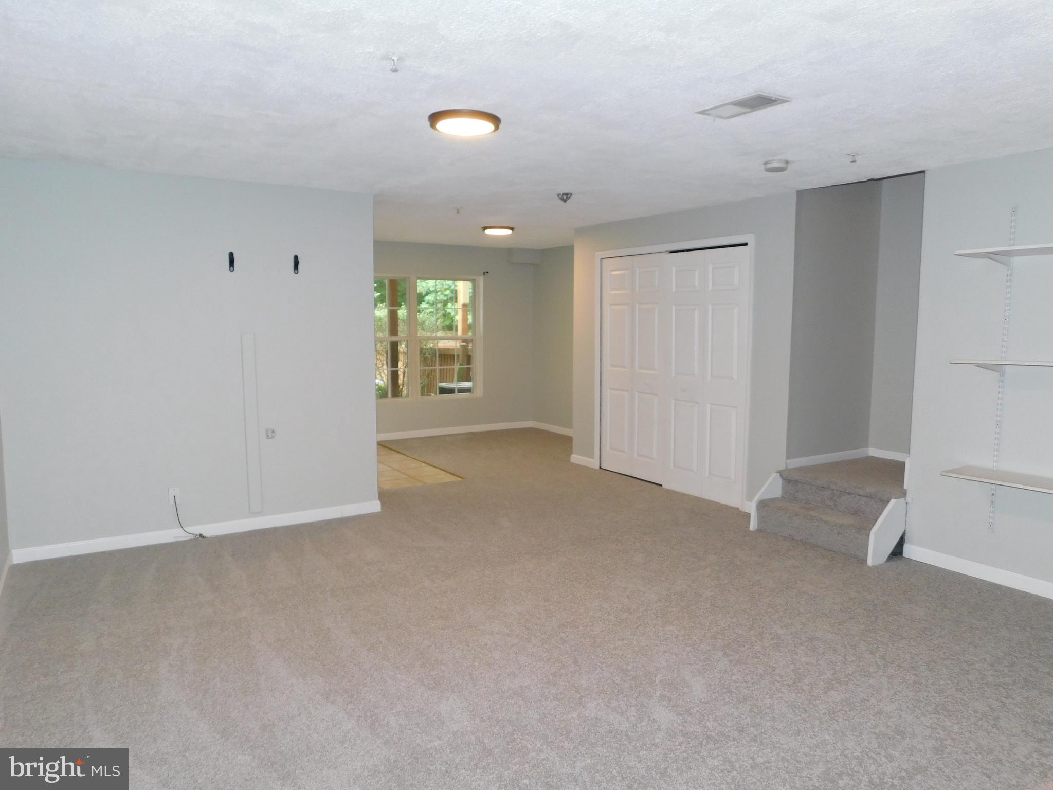 HOLLY WOODS - Residential