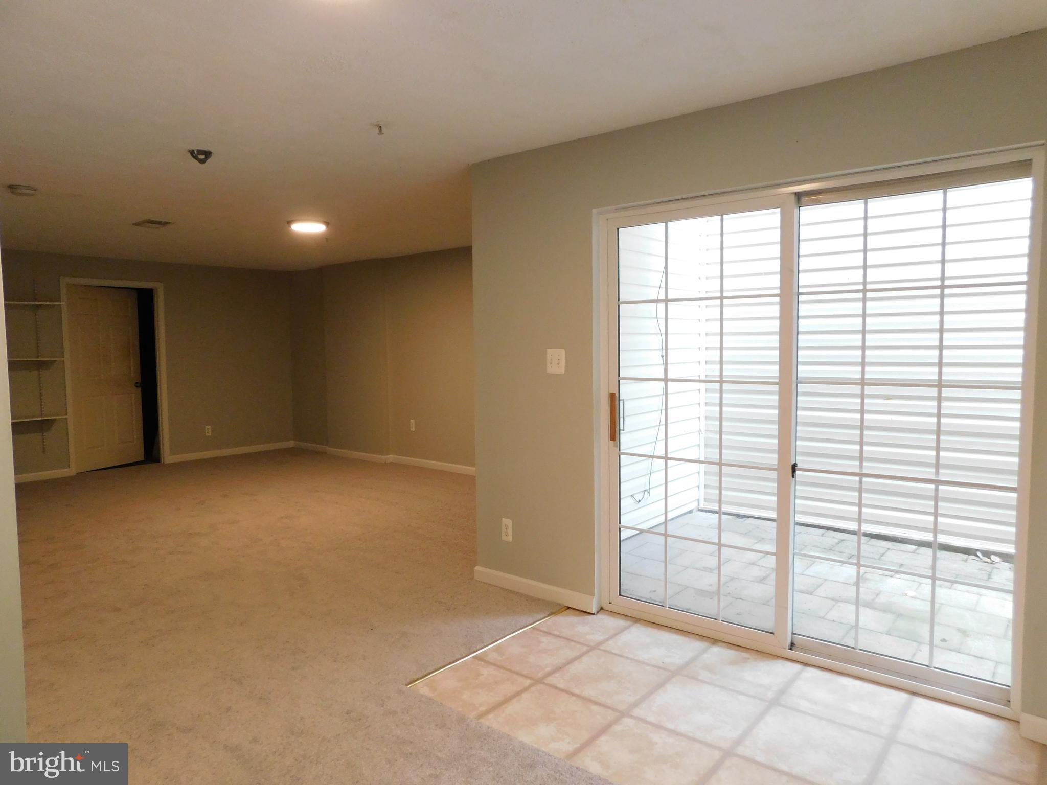 HOLLY WOODS - Residential