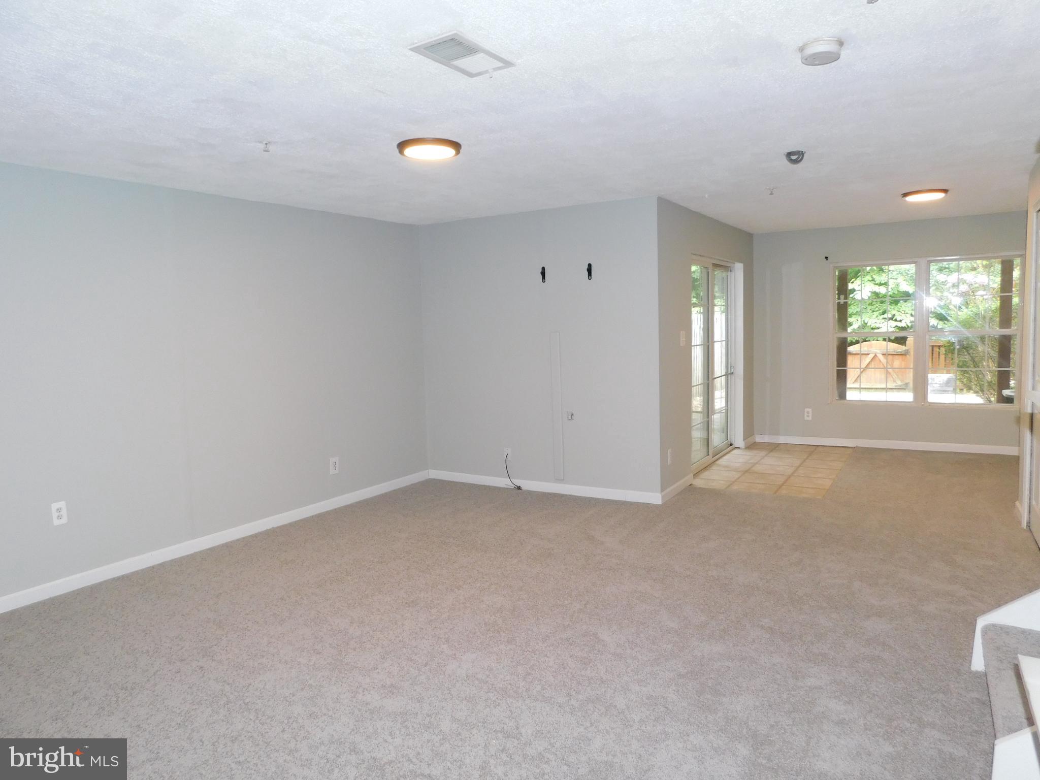 HOLLY WOODS - Residential