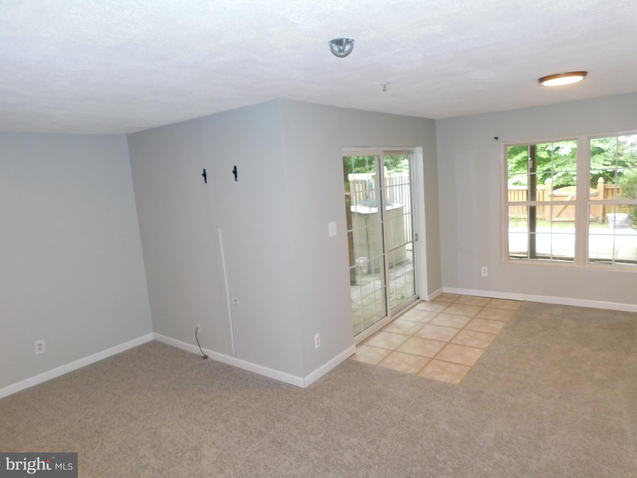 HOLLY WOODS - Residential