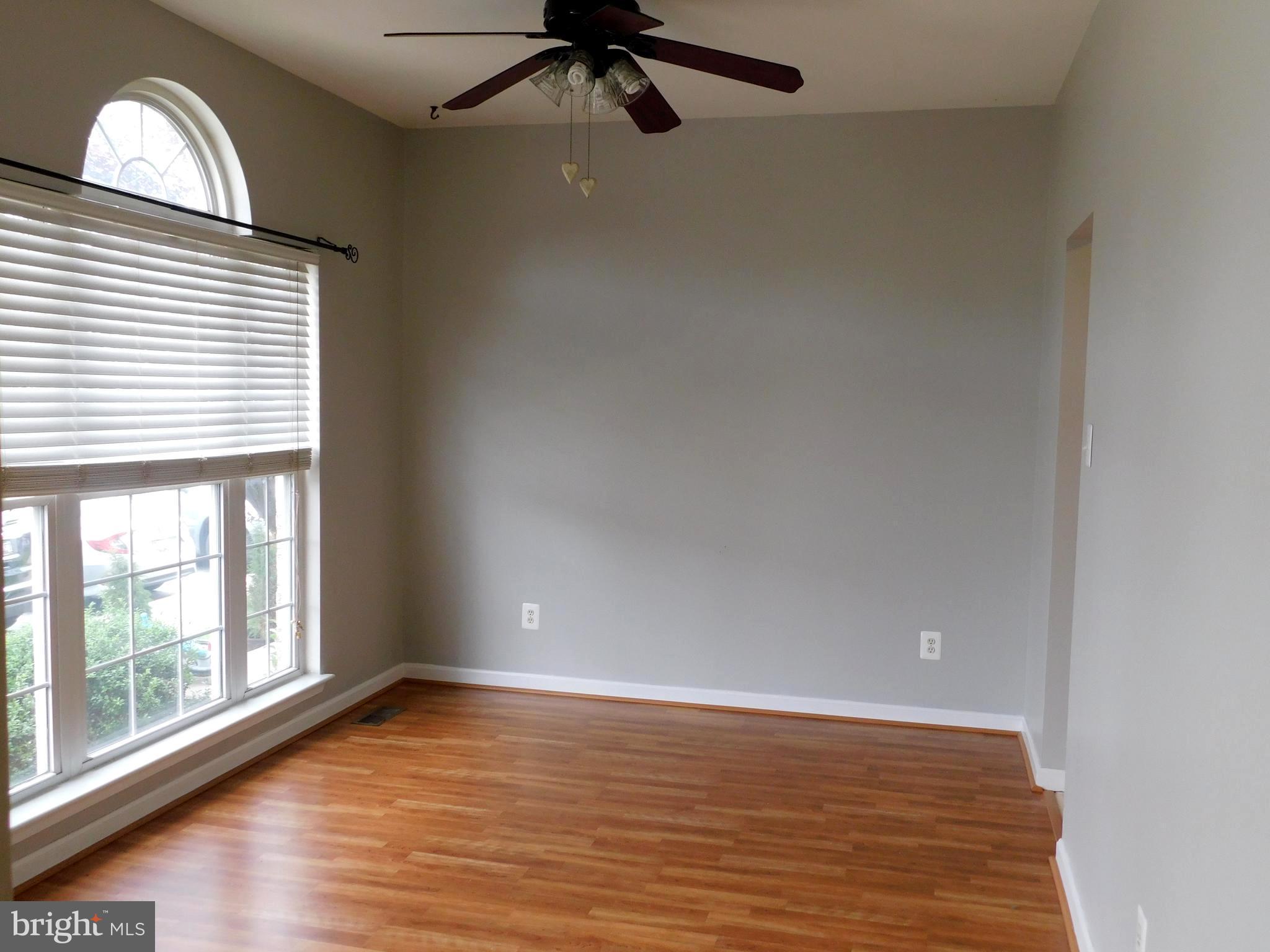 HOLLY WOODS - Residential