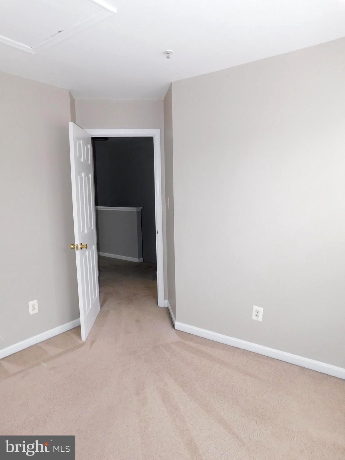 HOLLY WOODS - Residential