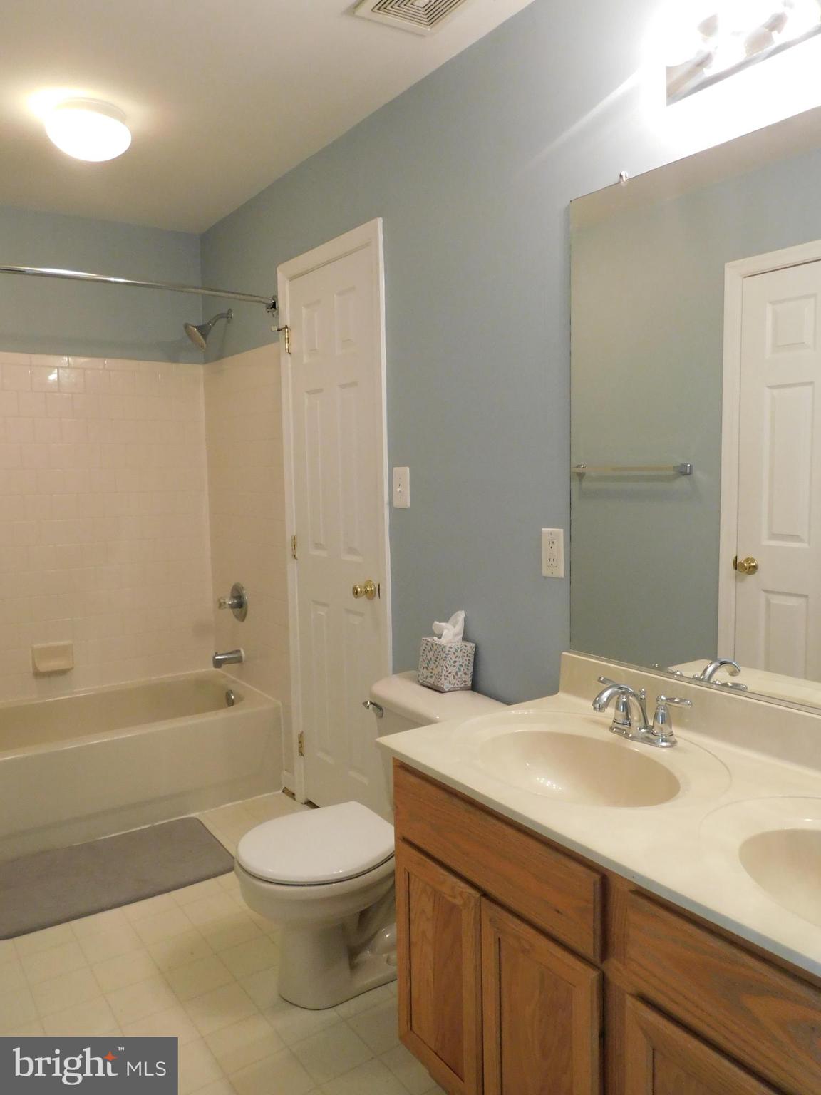 HOLLY WOODS - Residential