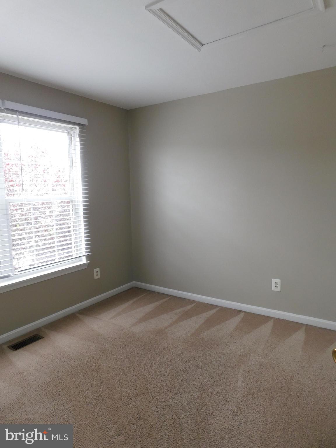 HOLLY WOODS - Residential