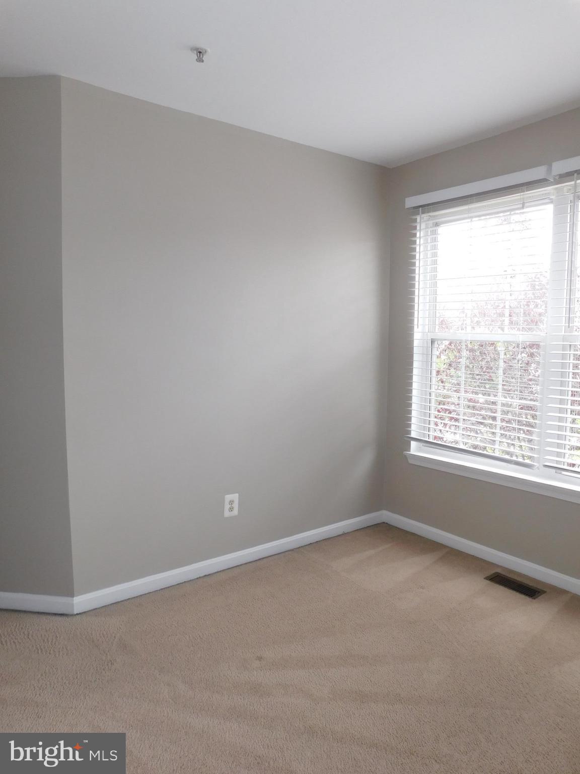 HOLLY WOODS - Residential