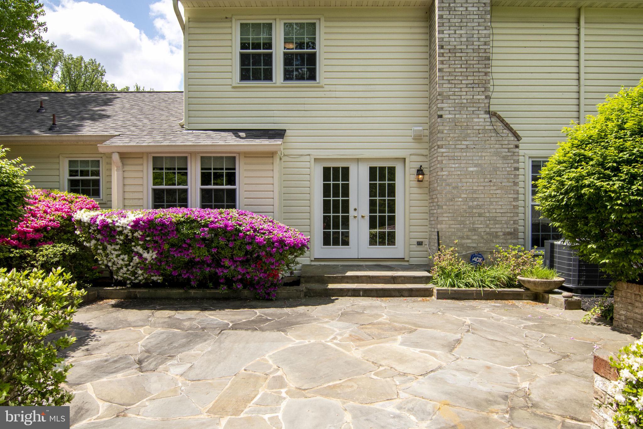 LANGLEY OAKS - Residential