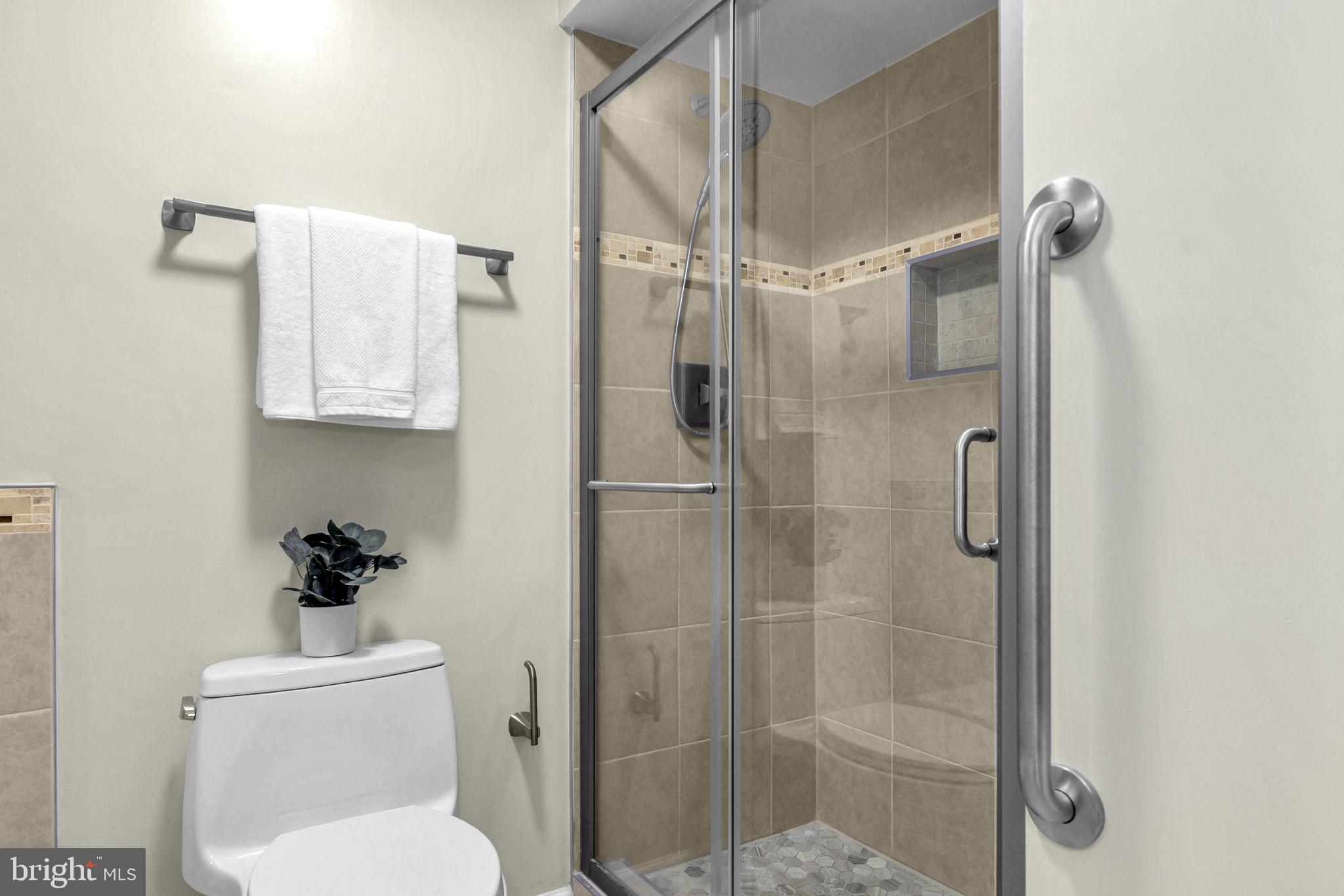 LANGLEY OAKS - Residential