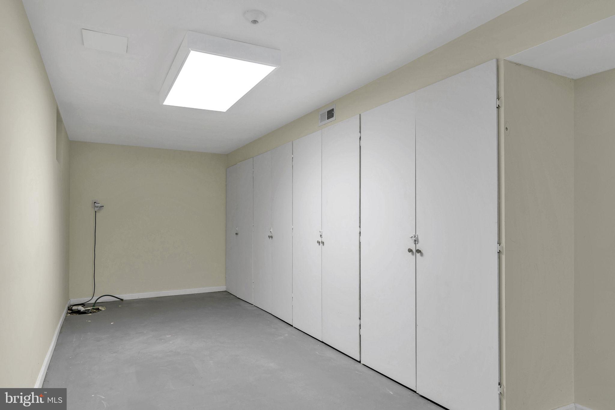 LANGLEY OAKS - Residential