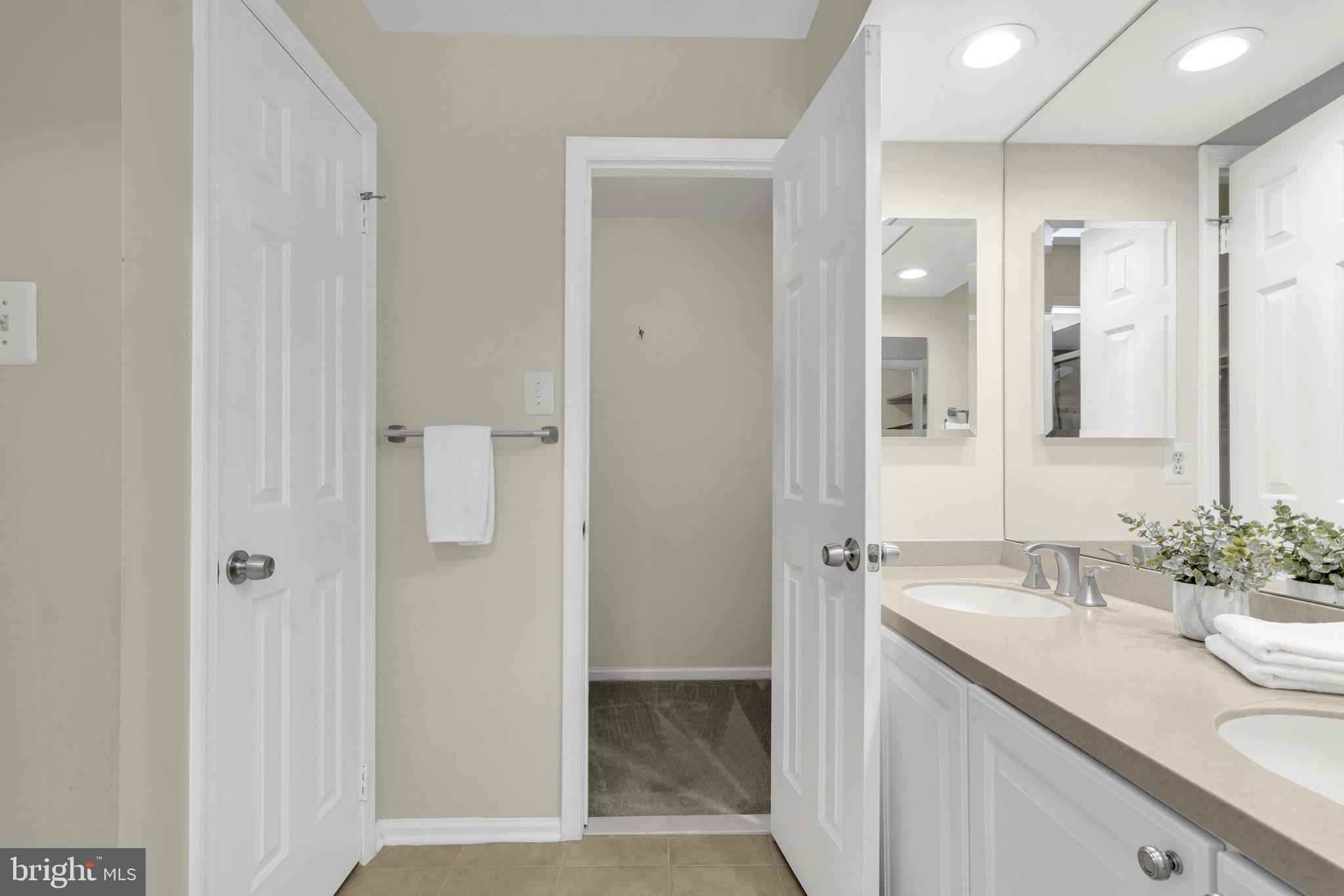 LANGLEY OAKS - Residential