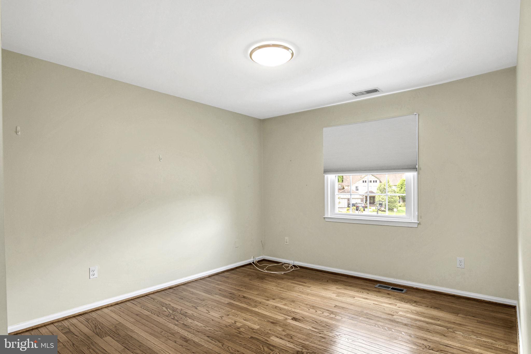 LANGLEY OAKS - Residential