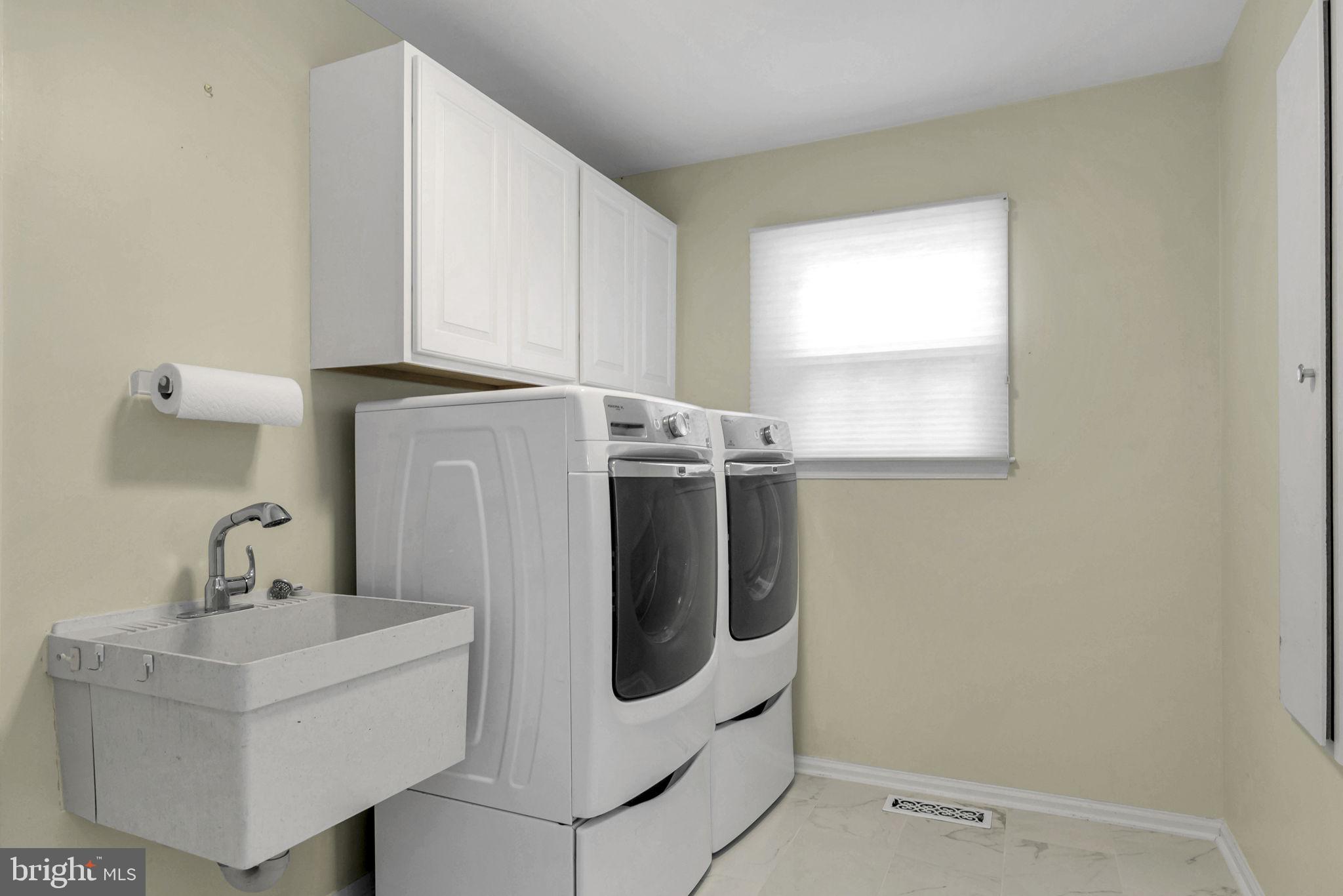 LANGLEY OAKS - Residential