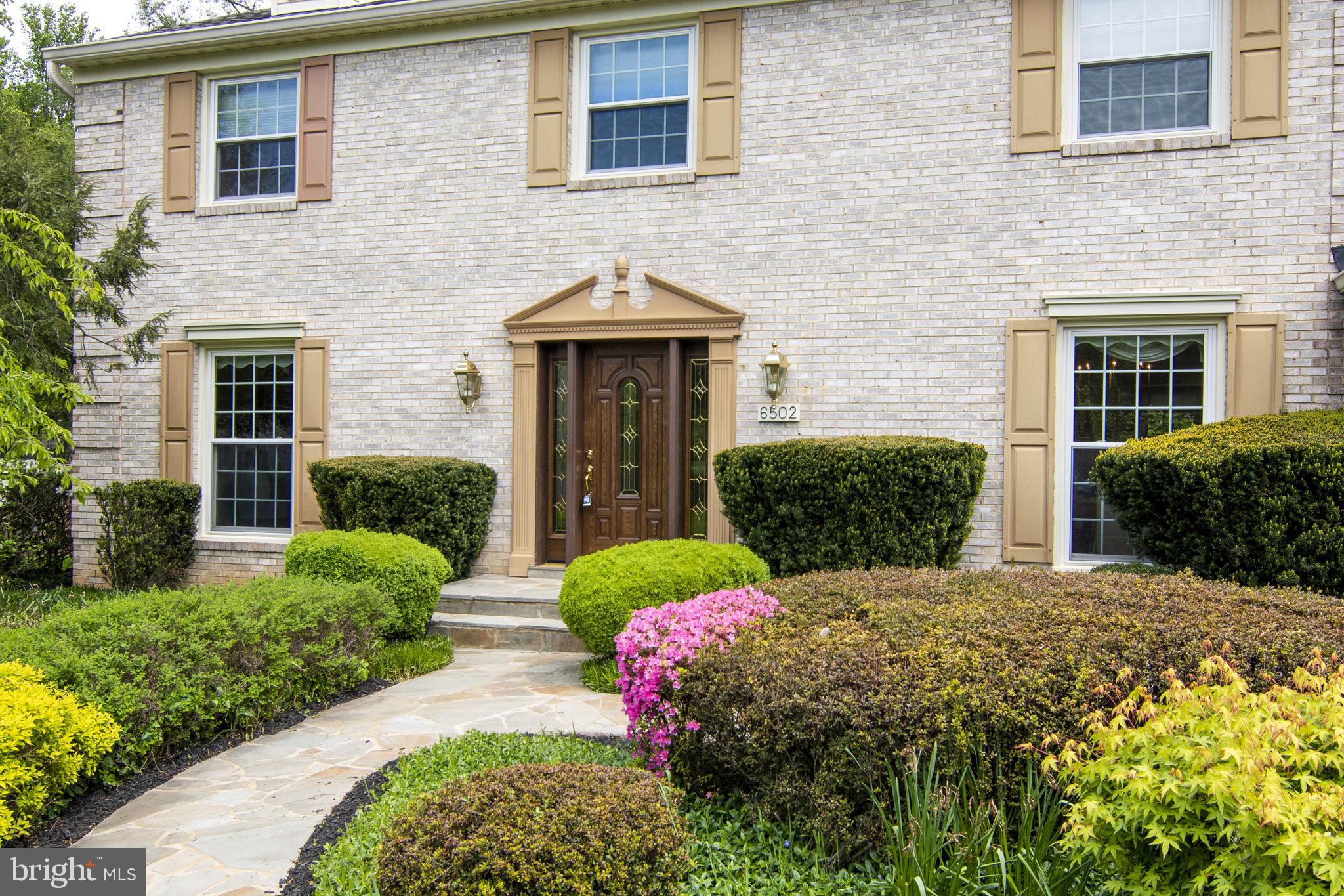 LANGLEY OAKS - Residential