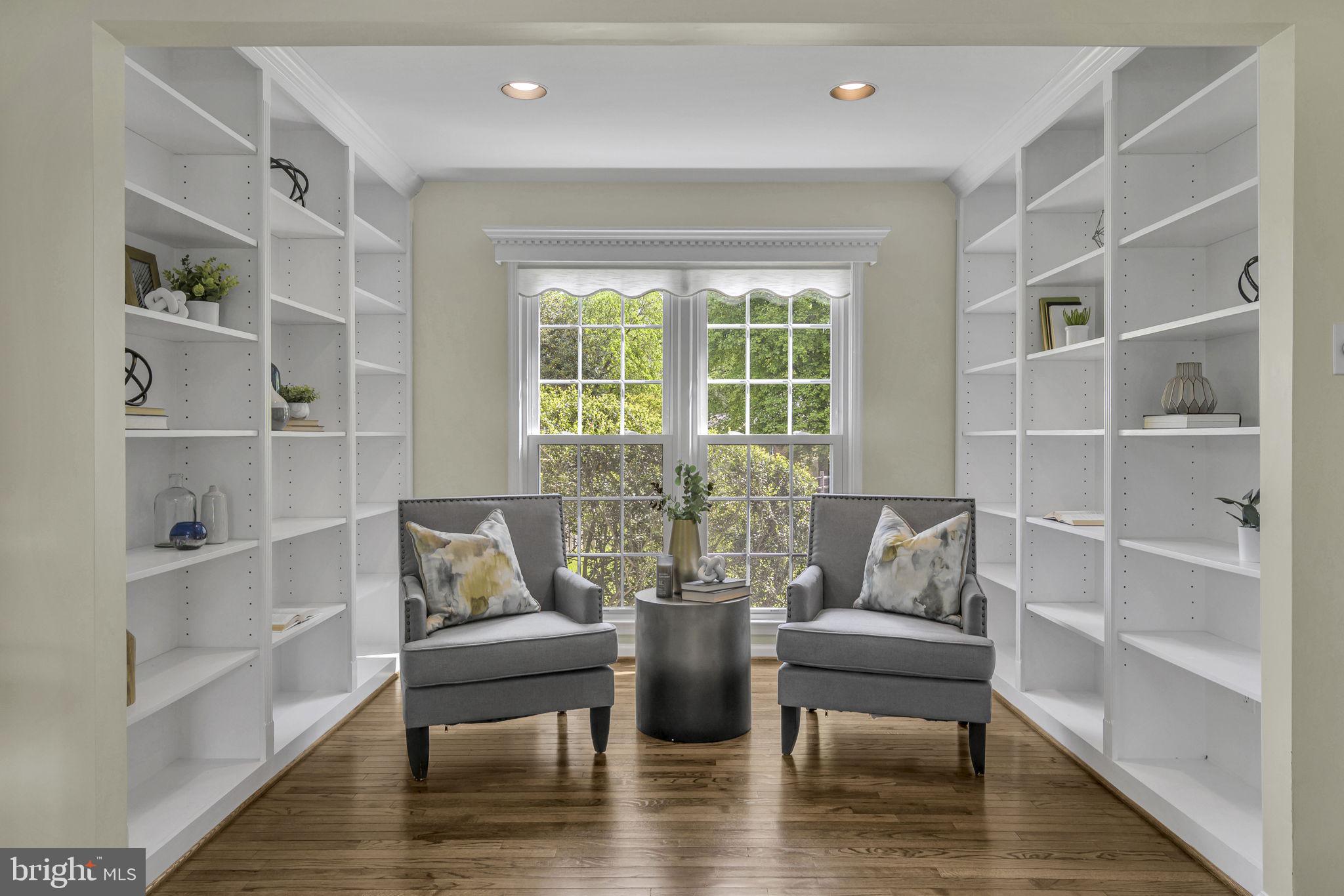 LANGLEY OAKS - Residential