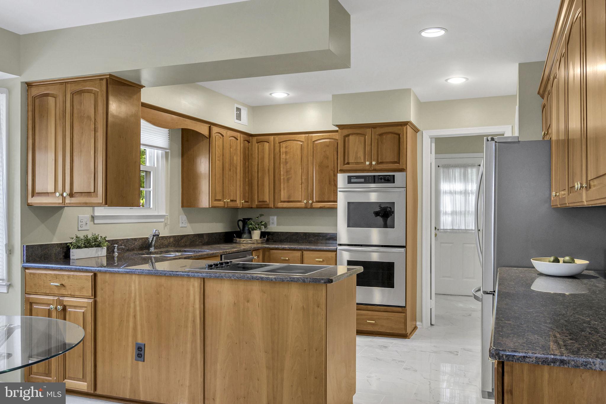 LANGLEY OAKS - Residential