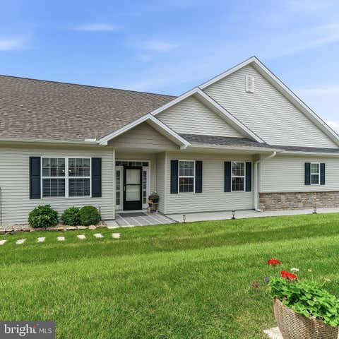 Townhouse For Sale - 143 Rose View Drive<br/> WEST GROVE, PA 19390