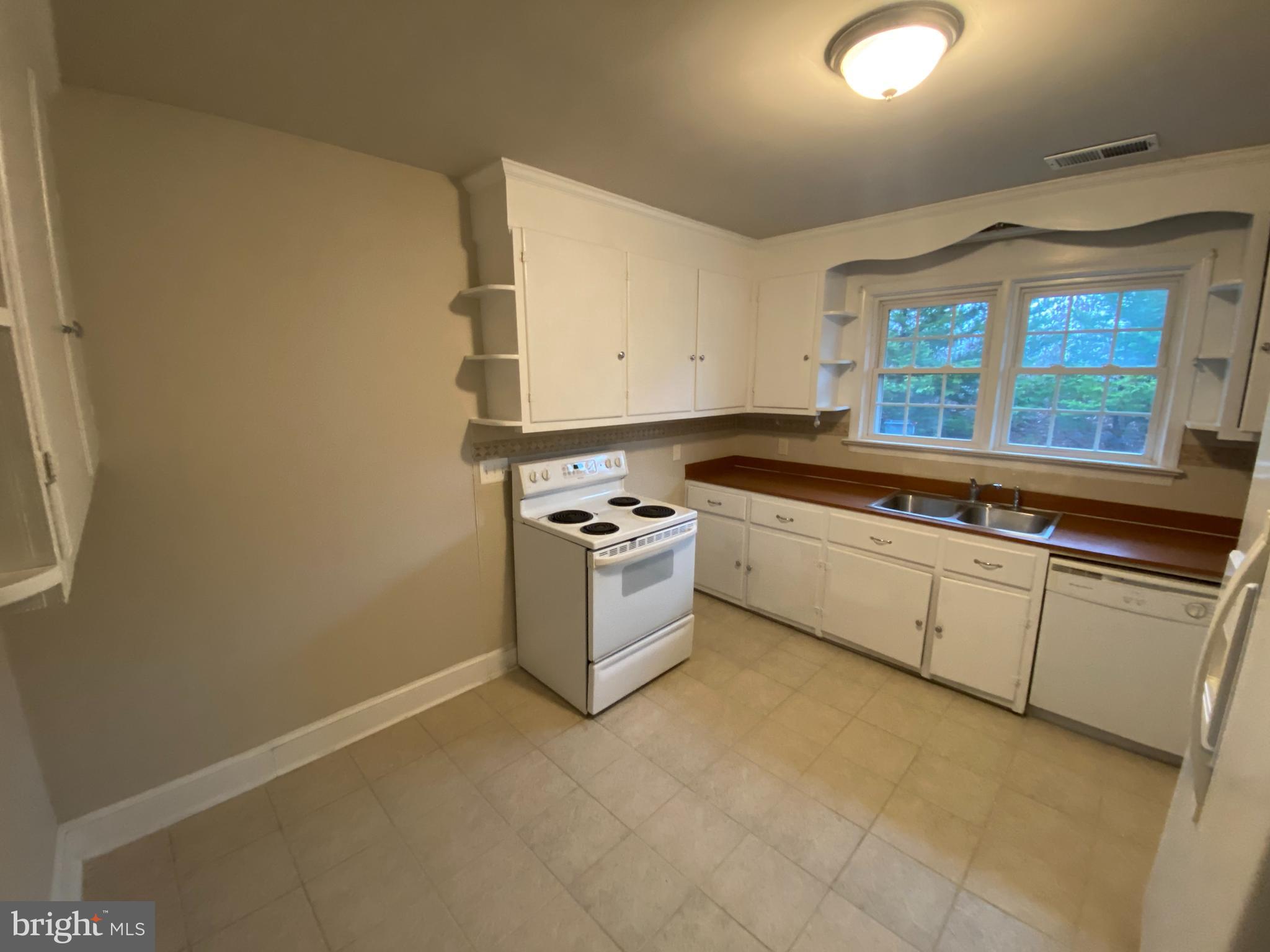 CHATHAM HEIGHTS - Residential Lease