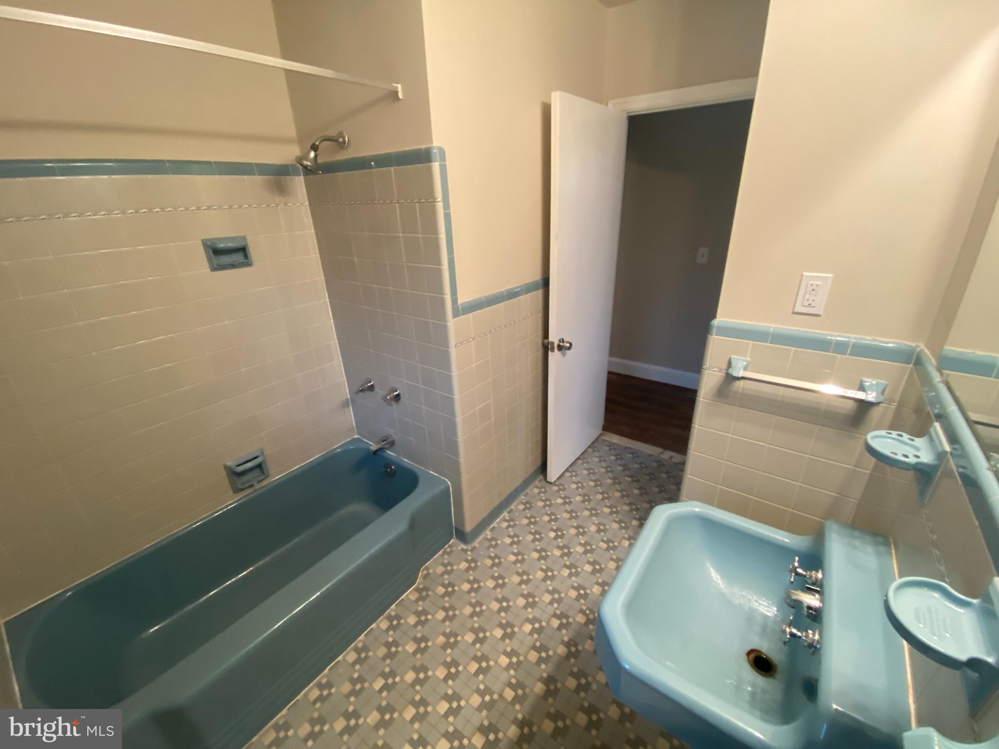 CHATHAM HEIGHTS - Residential Lease