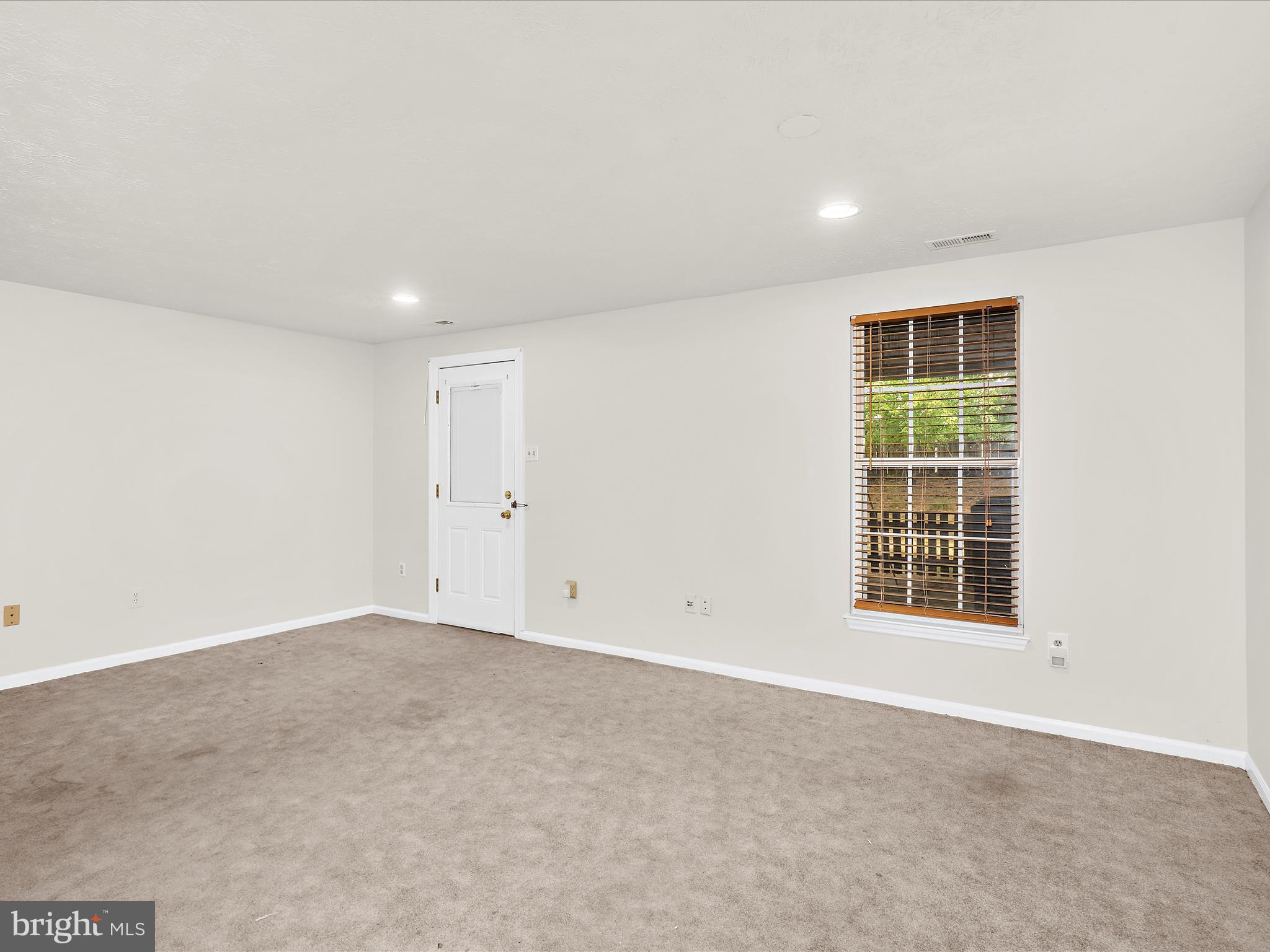 BROADVIEW/GREENS AT SMITH - Residential