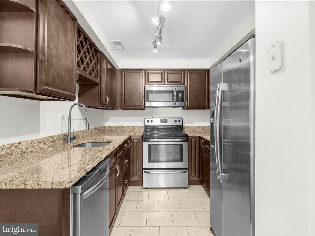 FEDERAL HILL HISTORIC DISTRICT - Residential Lease