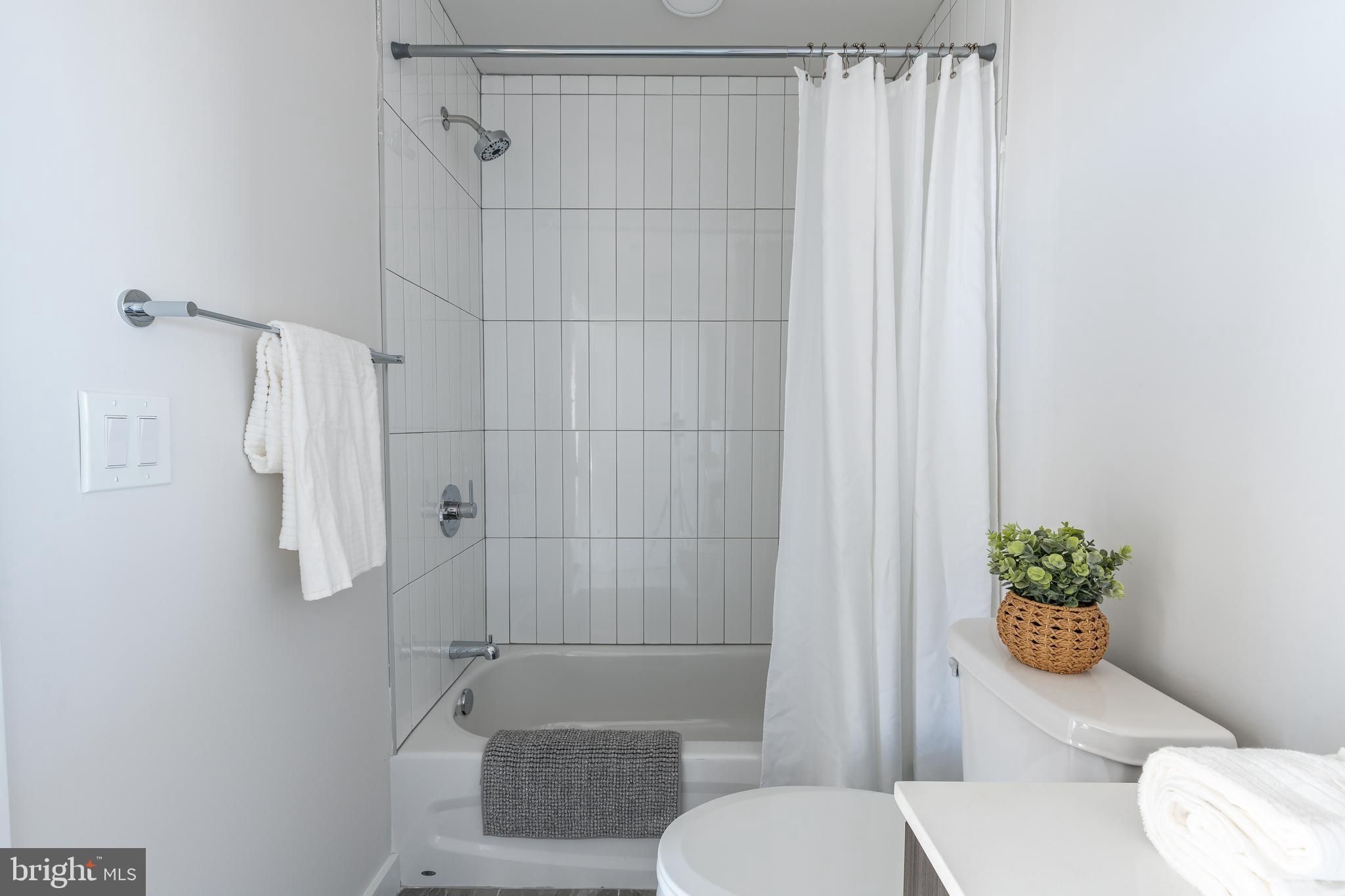 FISHTOWN - Residential Lease