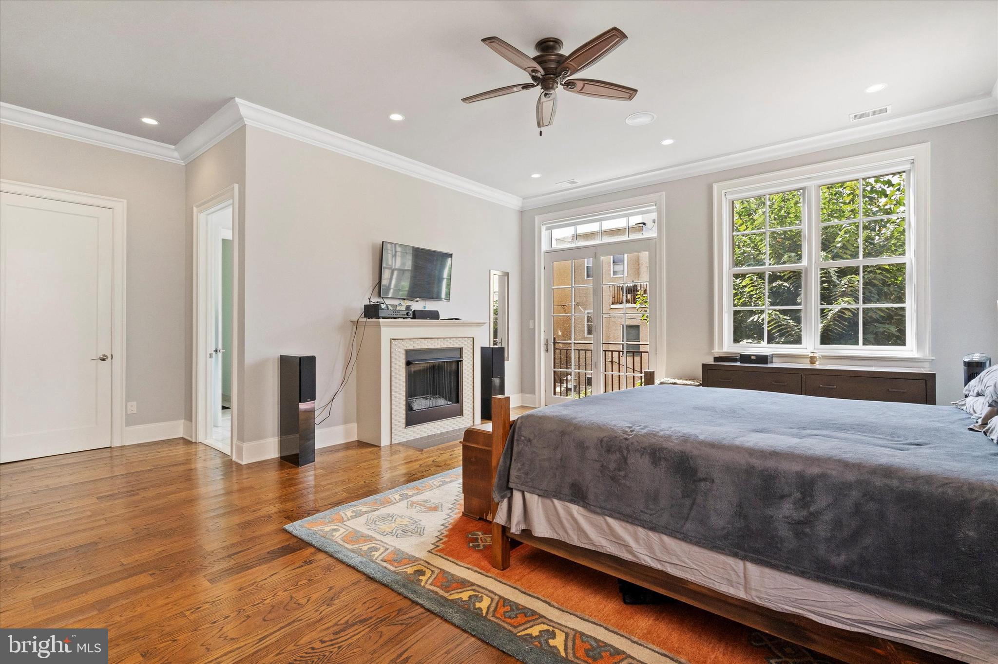 ART MUSEUM AREA - Residential