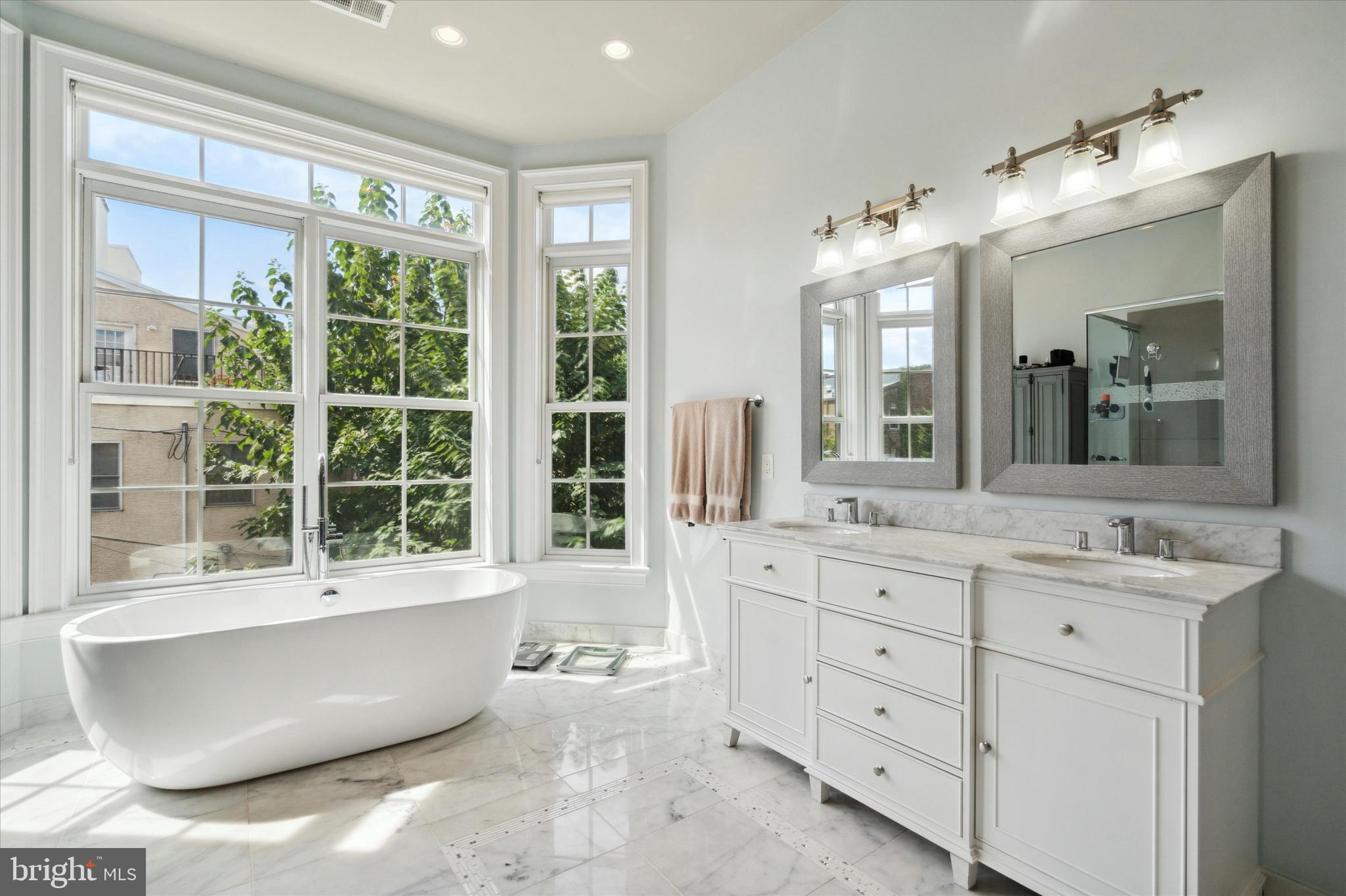 ART MUSEUM AREA - Residential