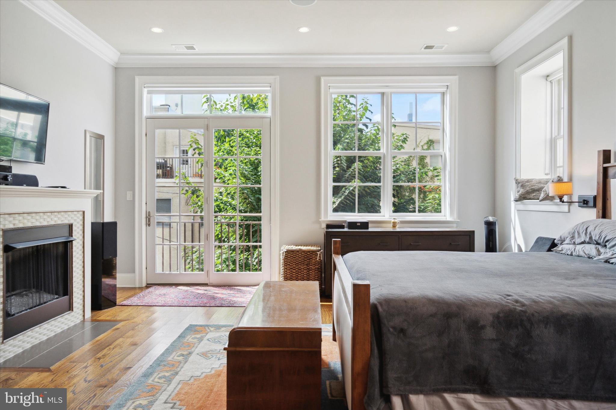 ART MUSEUM AREA - Residential