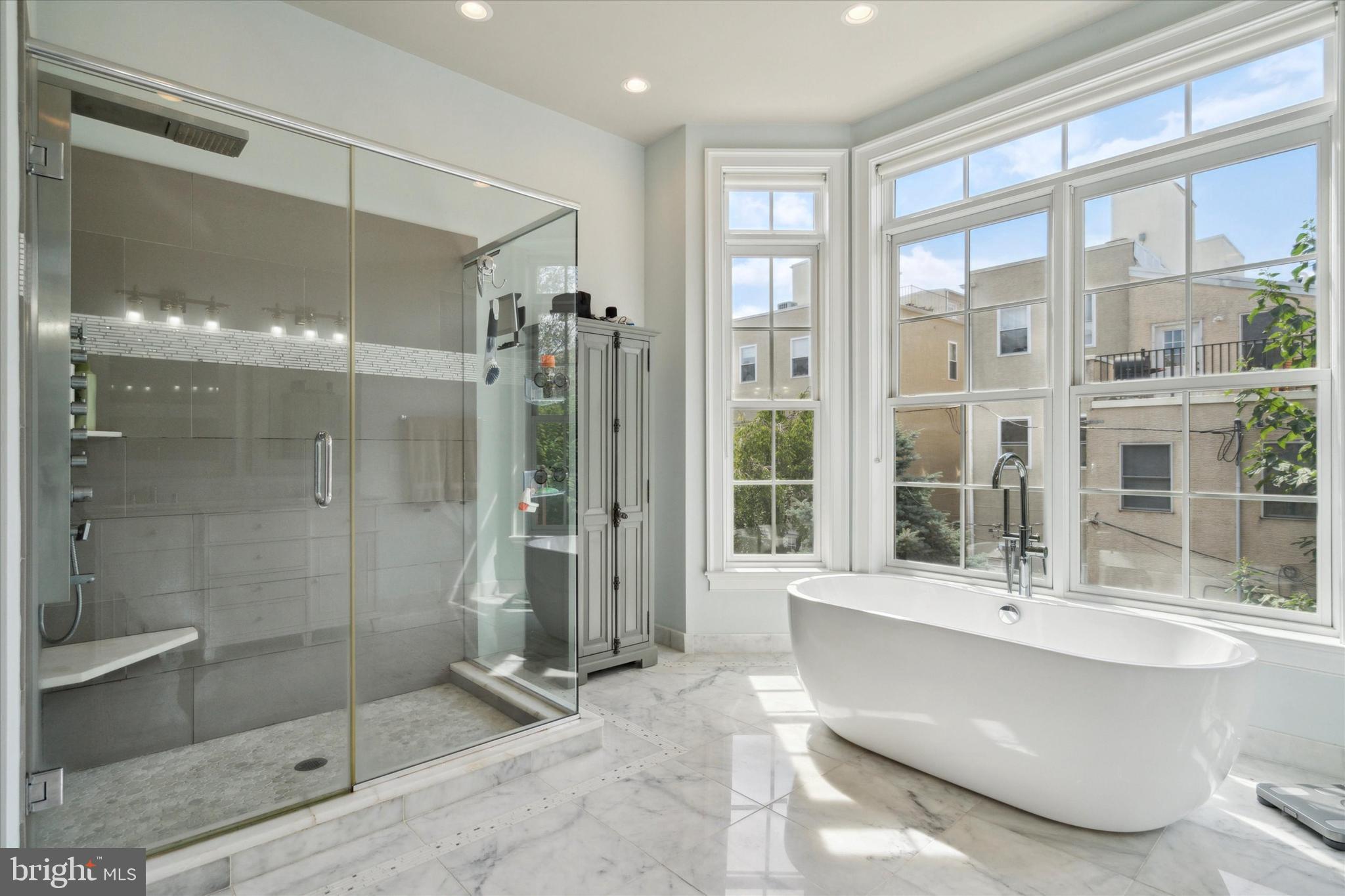 ART MUSEUM AREA - Residential