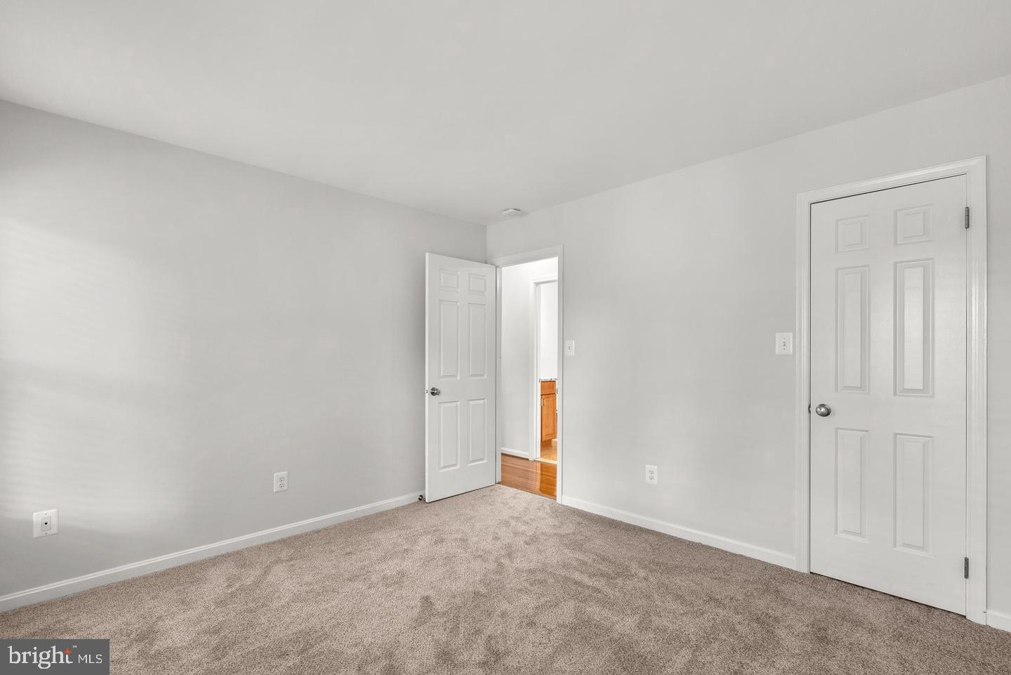 LOCUST HILL - Residential Lease