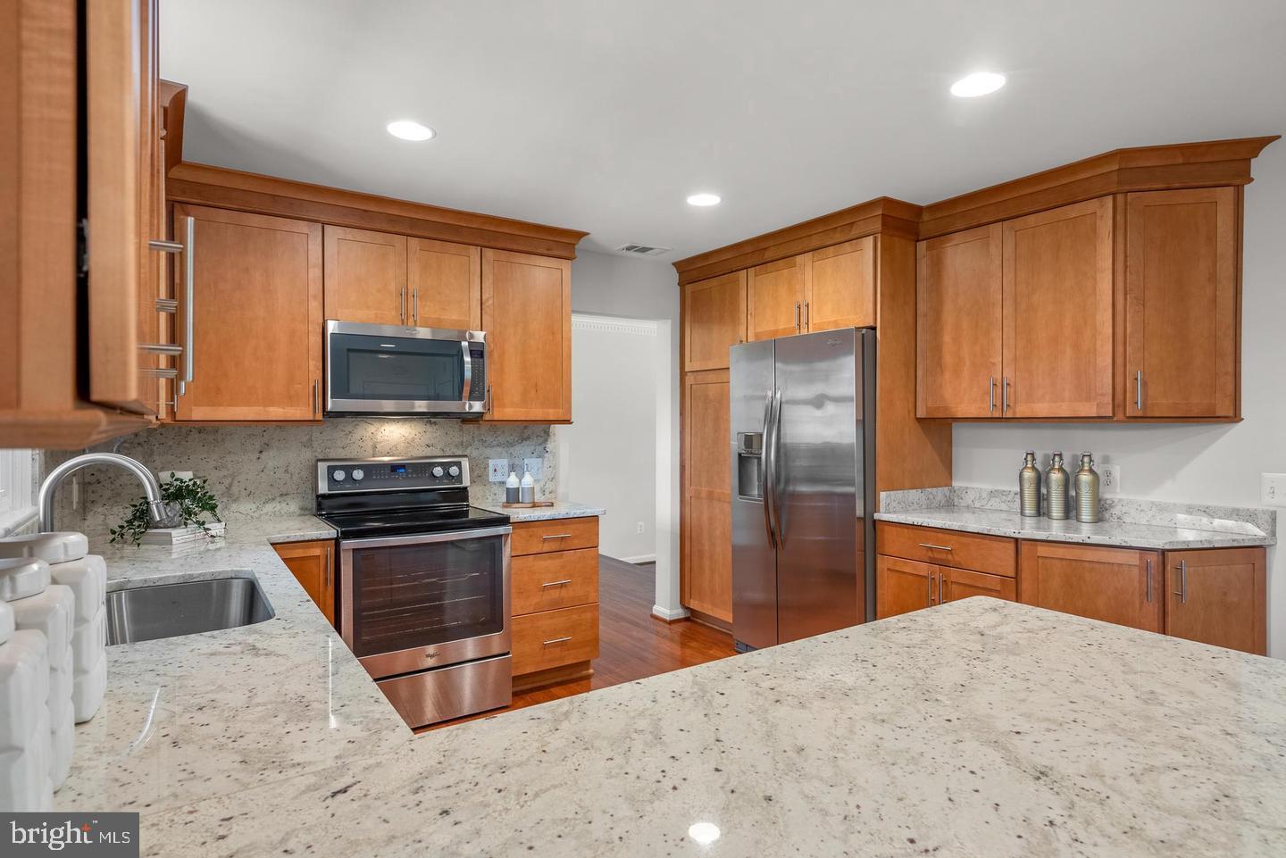 LOCUST HILL - Residential Lease