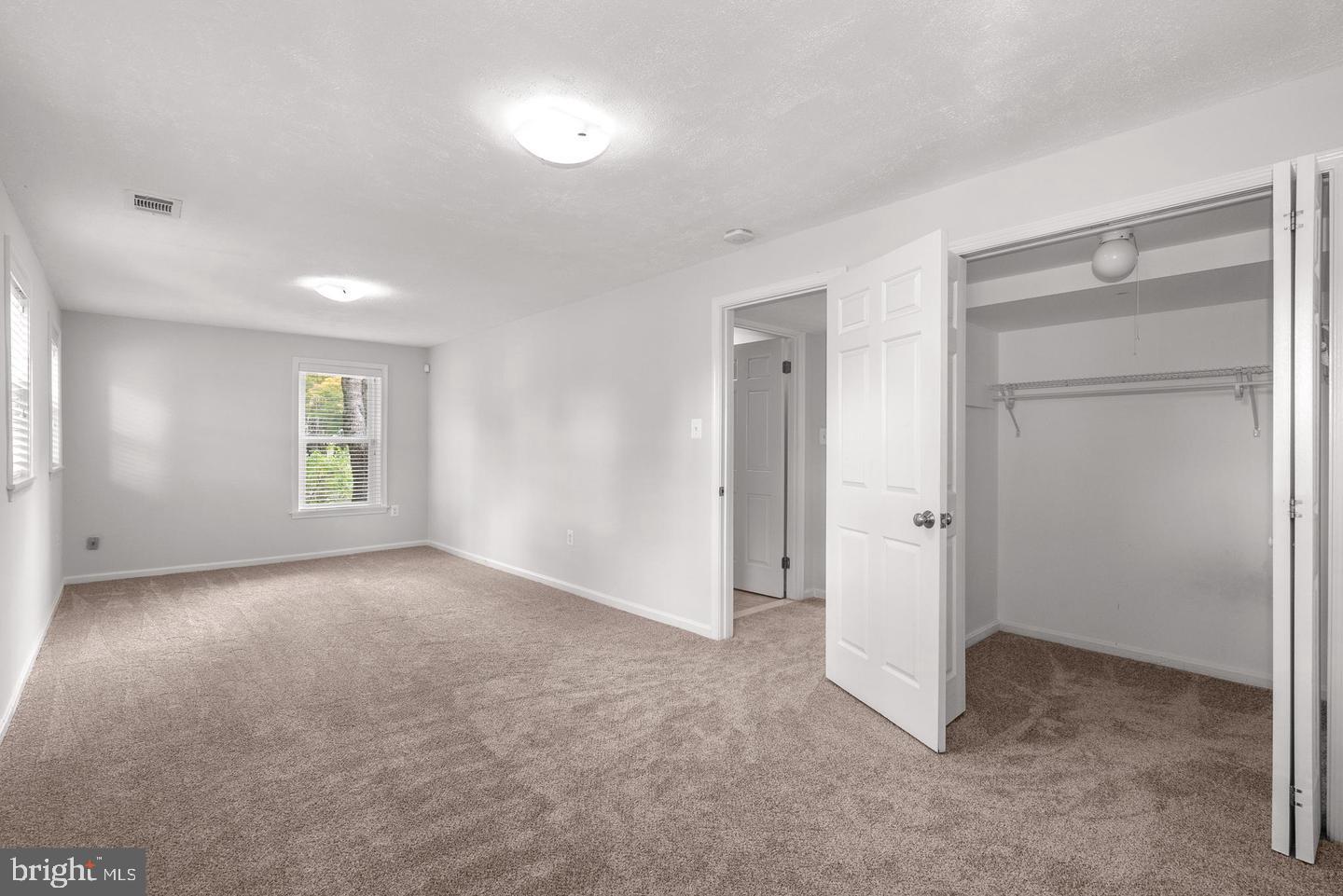 LOCUST HILL - Residential Lease