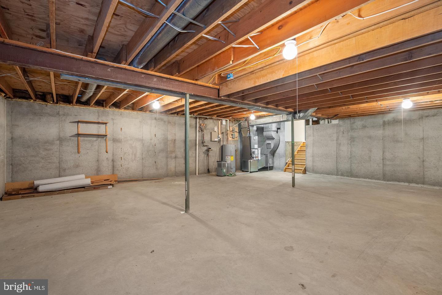 LOCUST HILL - Residential Lease