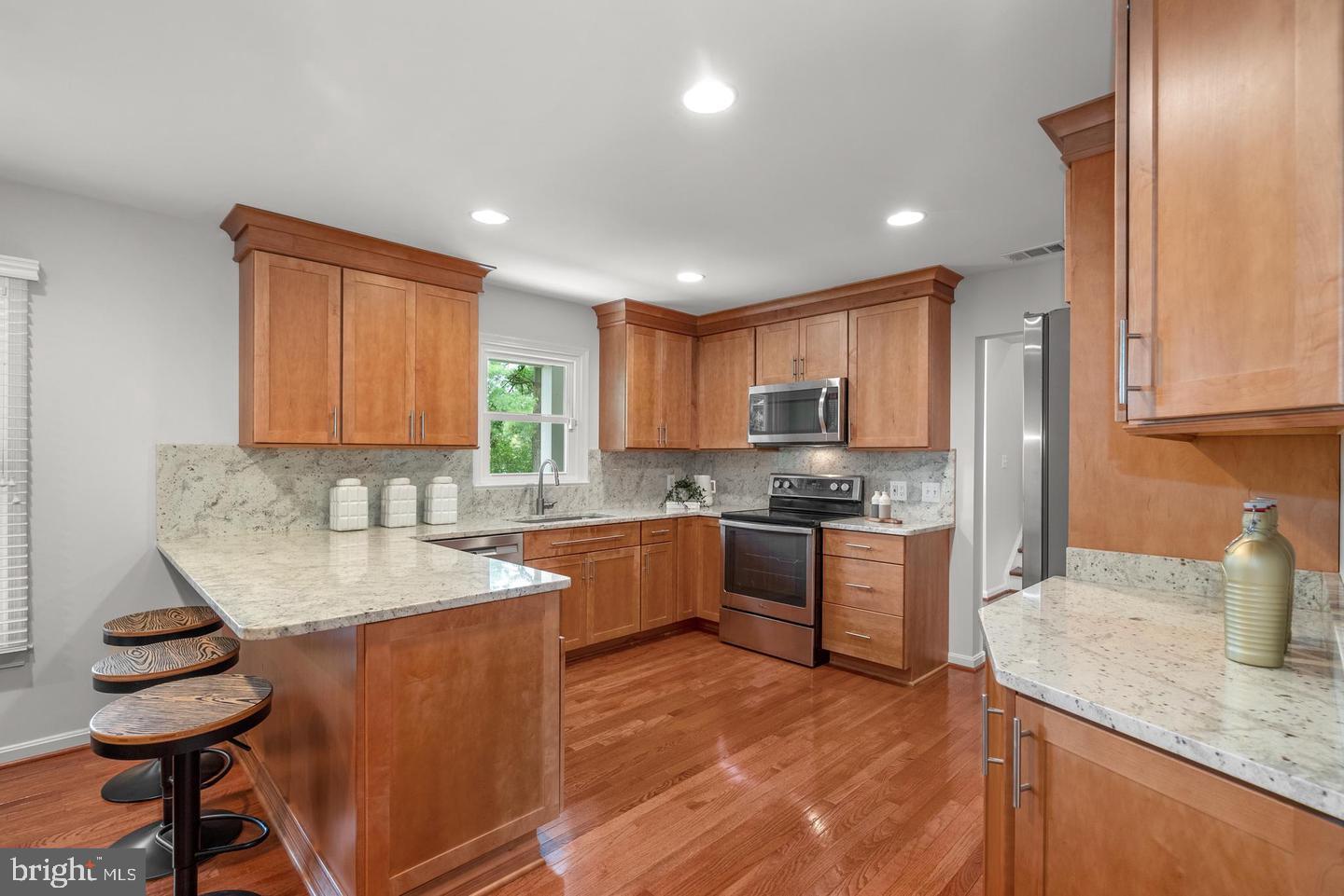 LOCUST HILL - Residential Lease