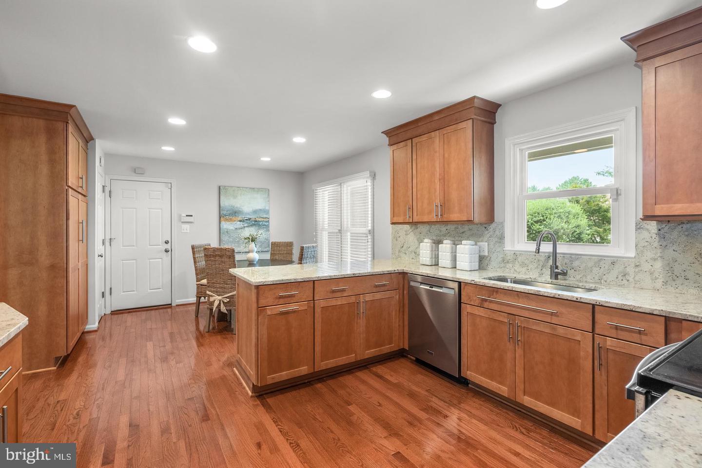 LOCUST HILL - Residential Lease