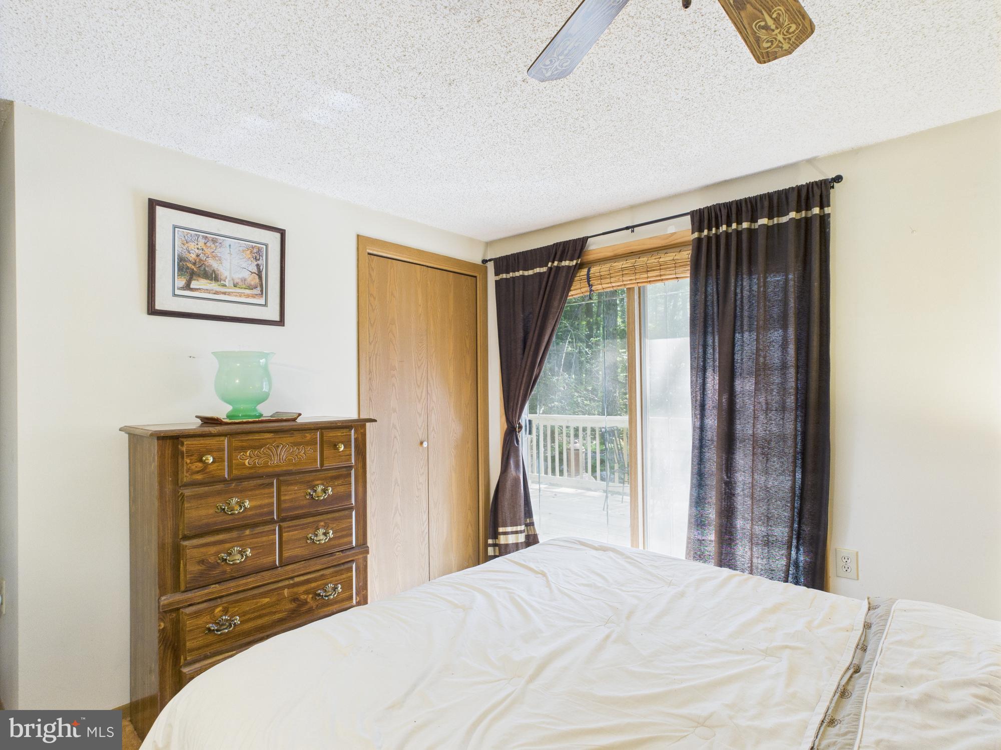 ARROWHEAD LAKE - Residential