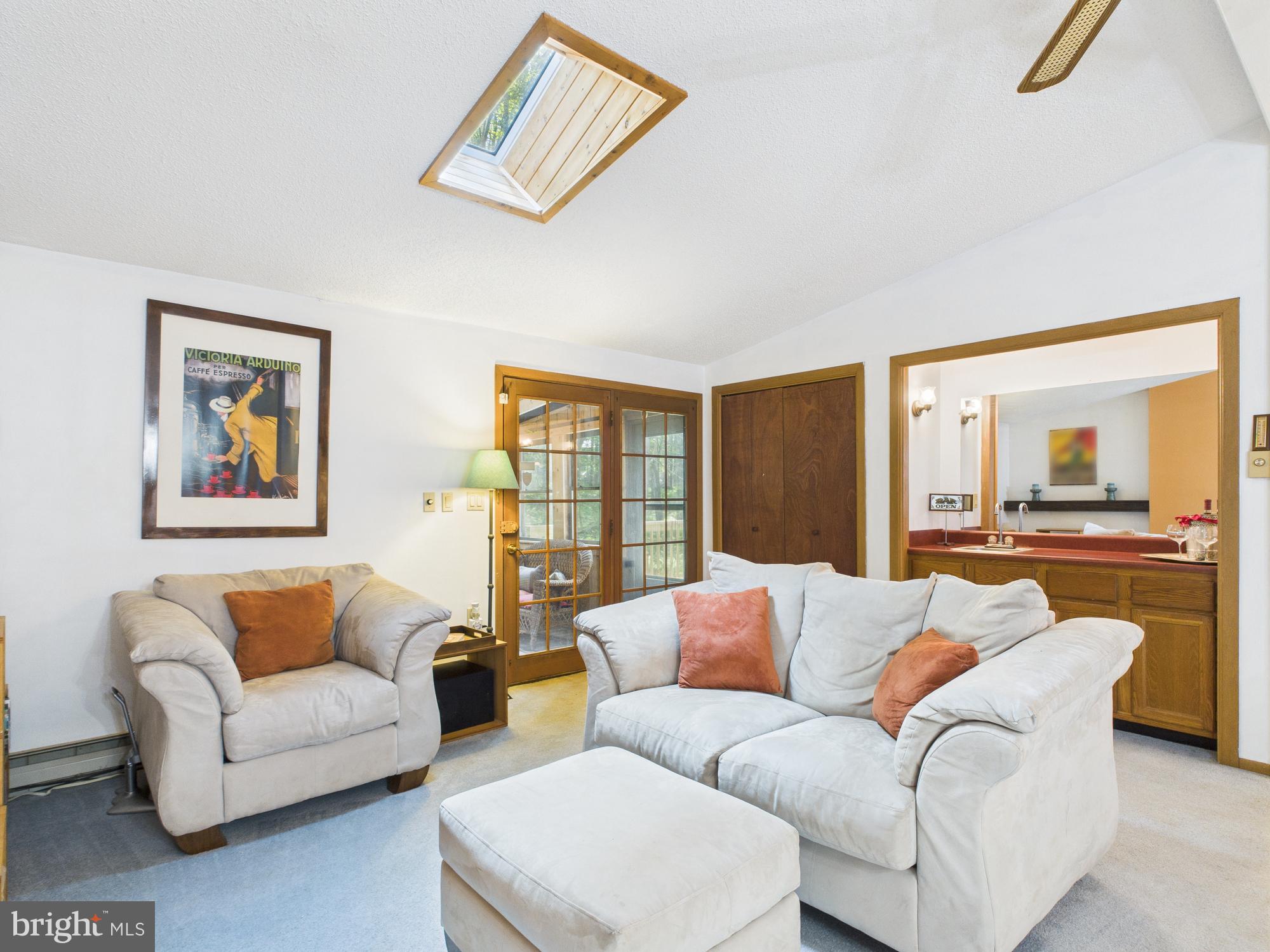 ARROWHEAD LAKE - Residential