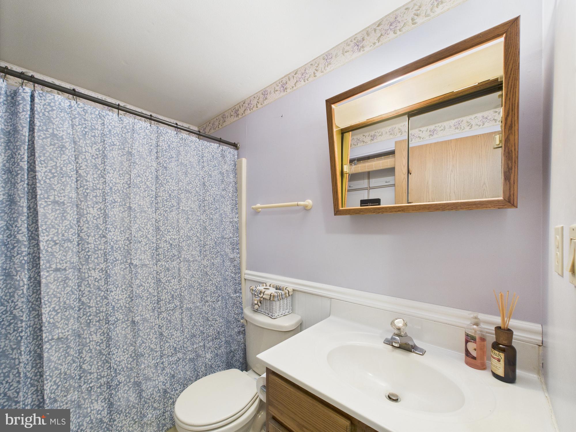 ARROWHEAD LAKE - Residential