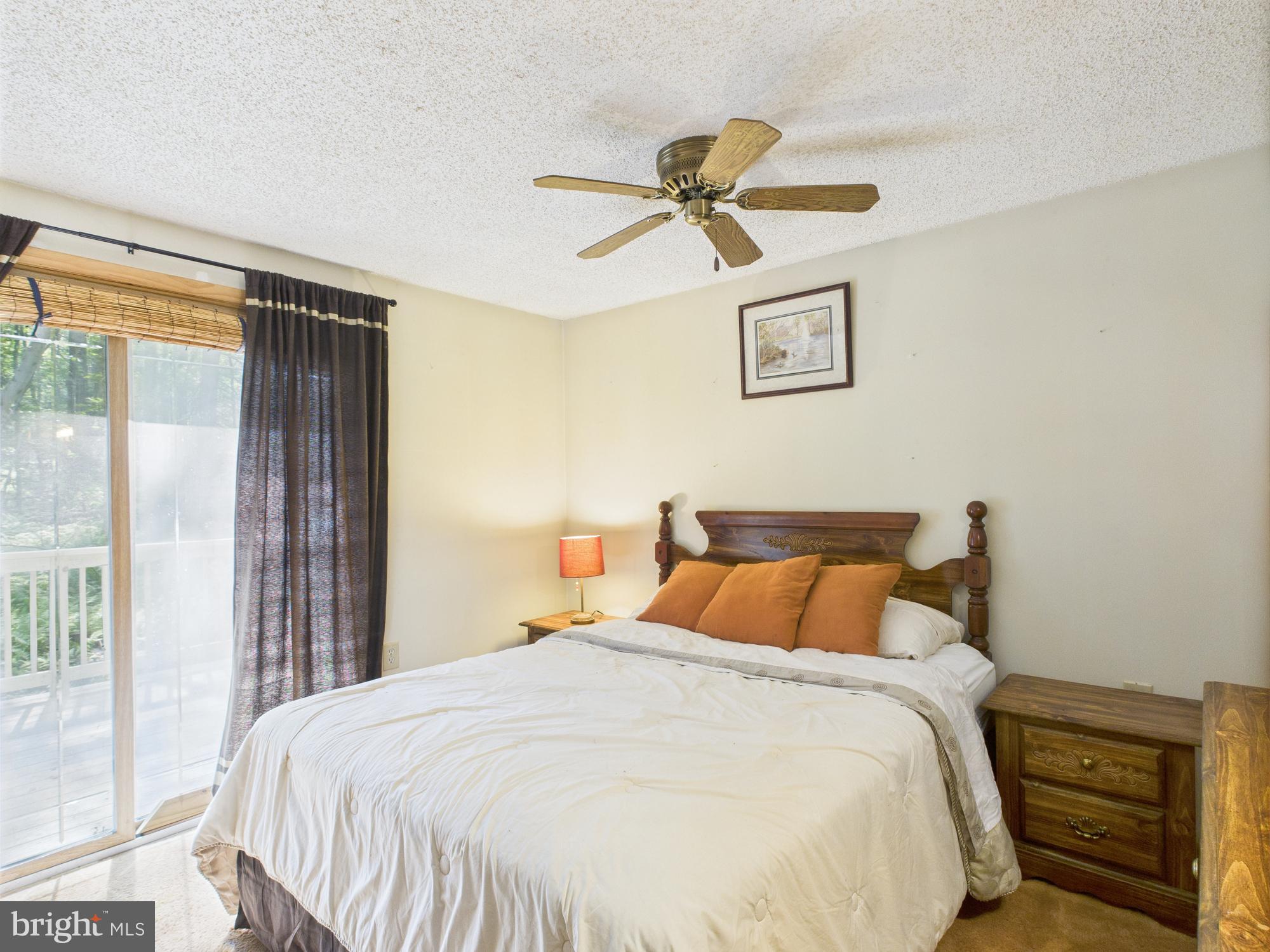 ARROWHEAD LAKE - Residential