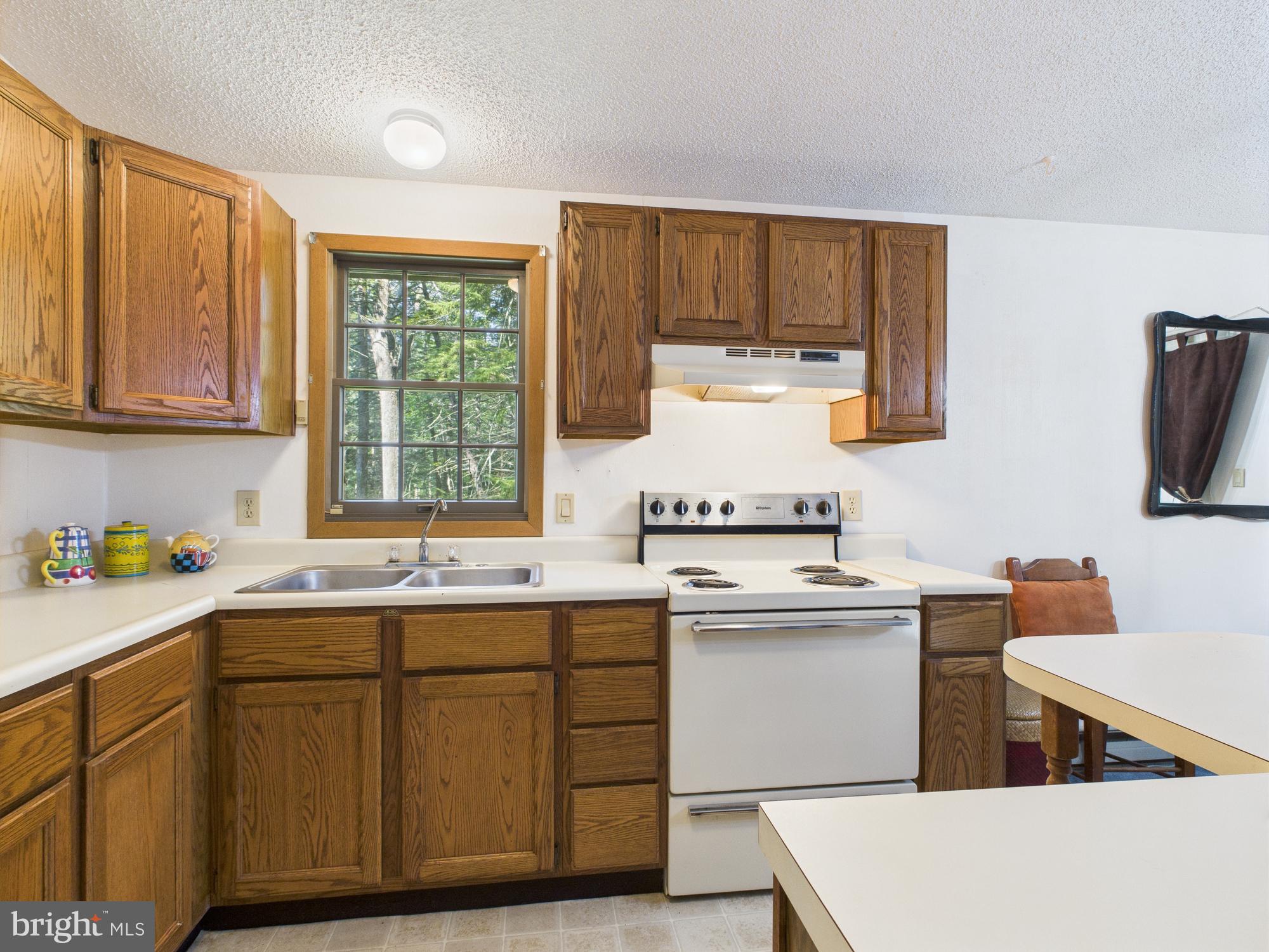 ARROWHEAD LAKE - Residential