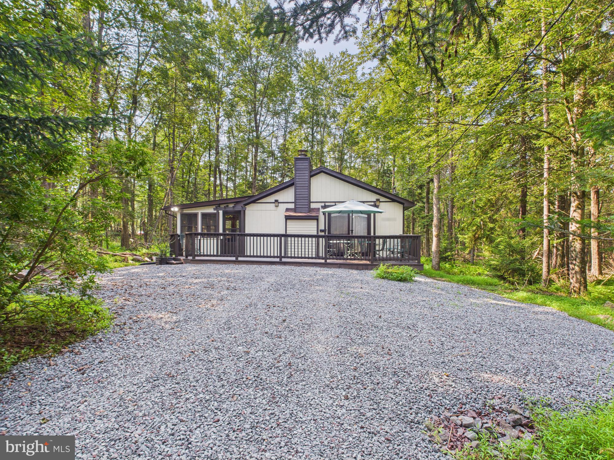 ARROWHEAD LAKE - Residential