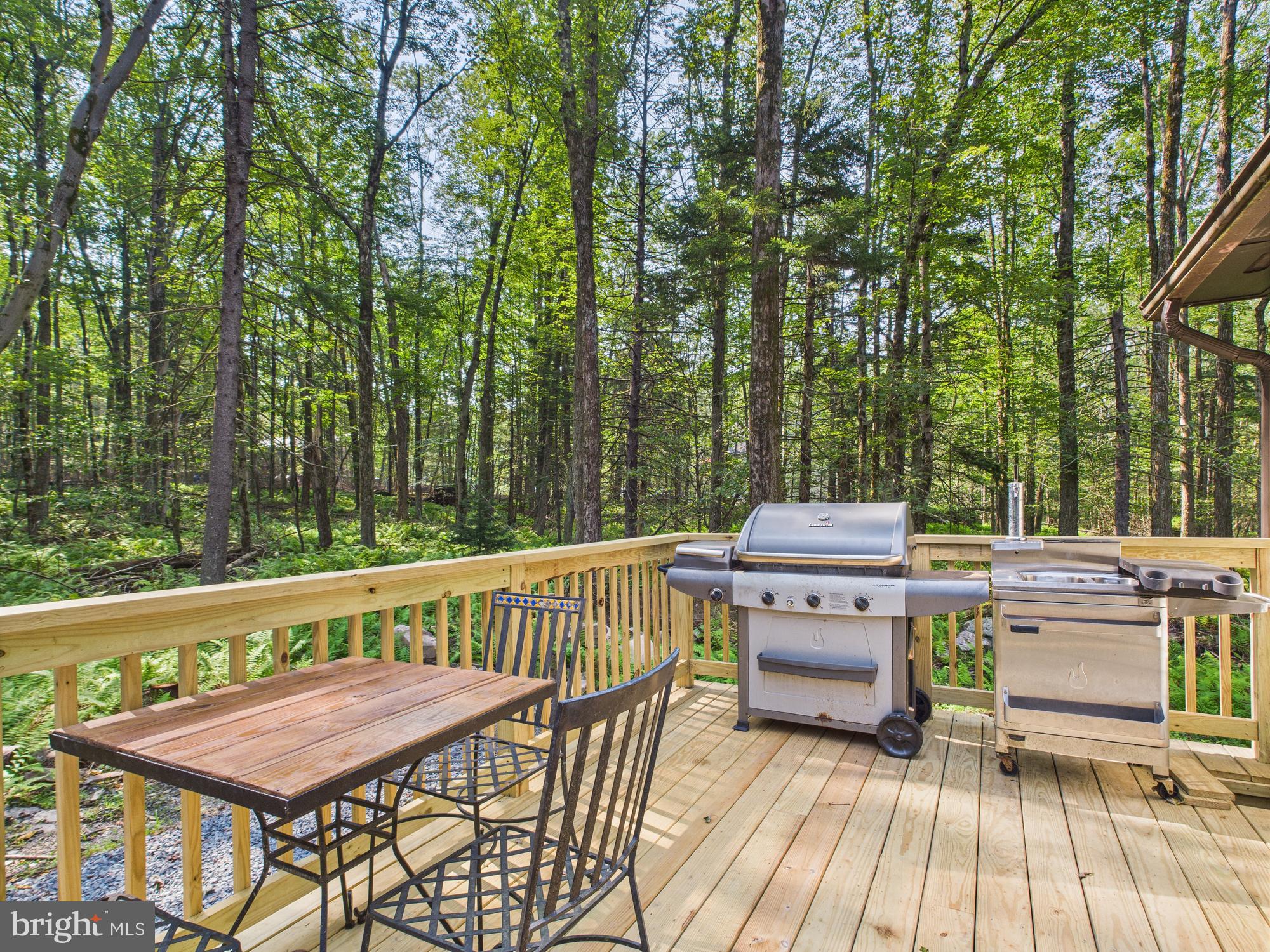 ARROWHEAD LAKE - Residential