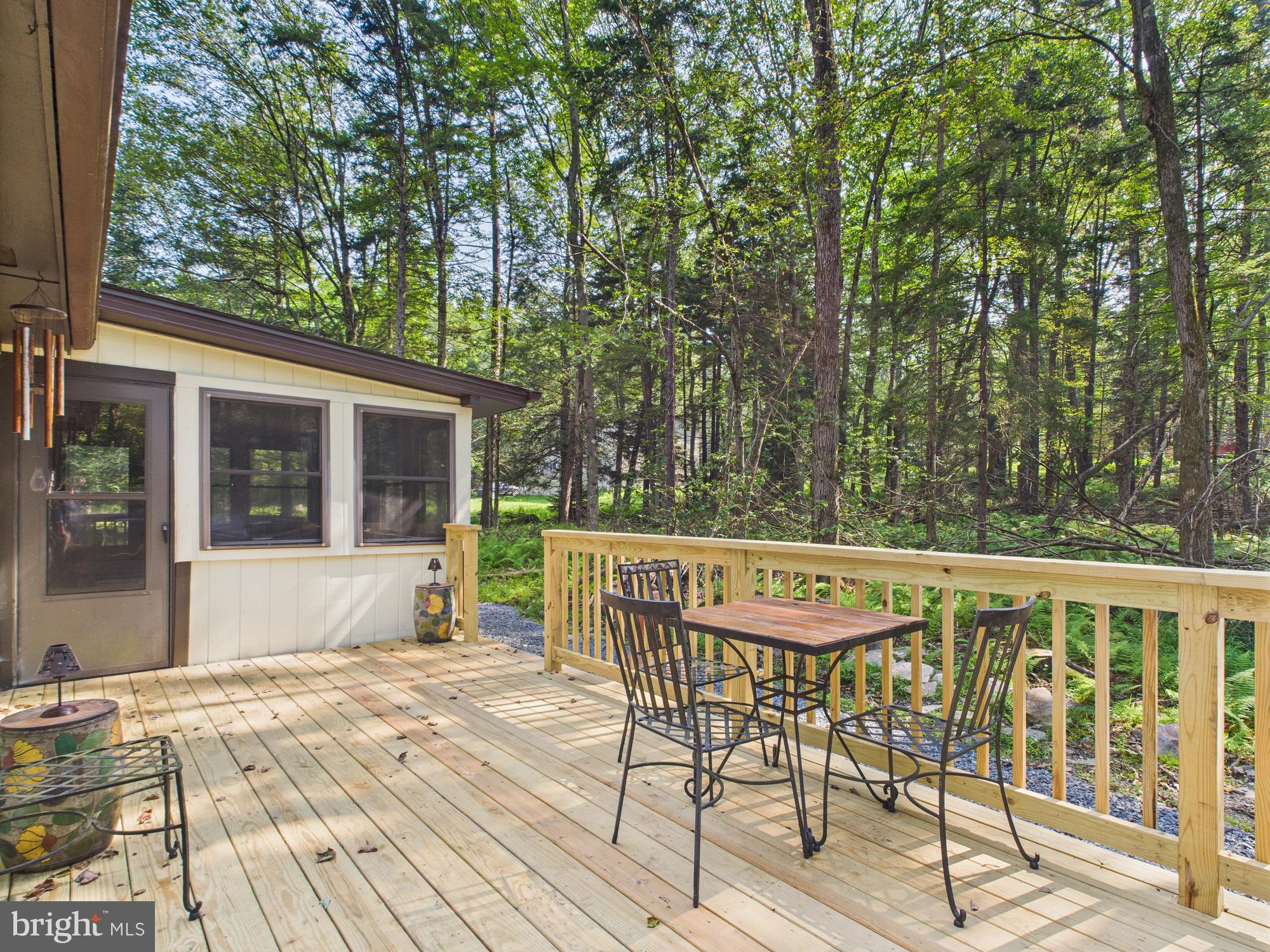 ARROWHEAD LAKE - Residential