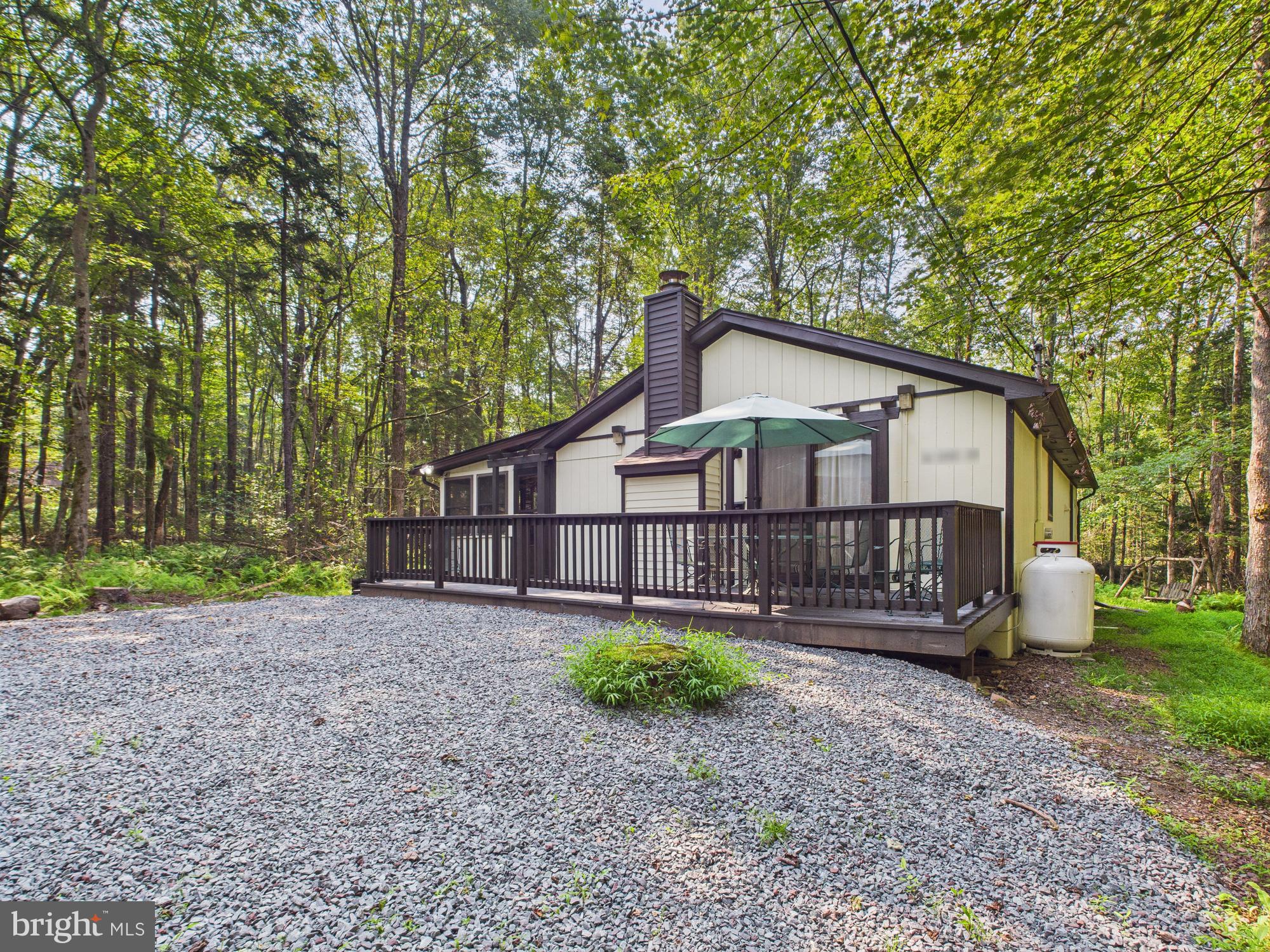 ARROWHEAD LAKE - Residential