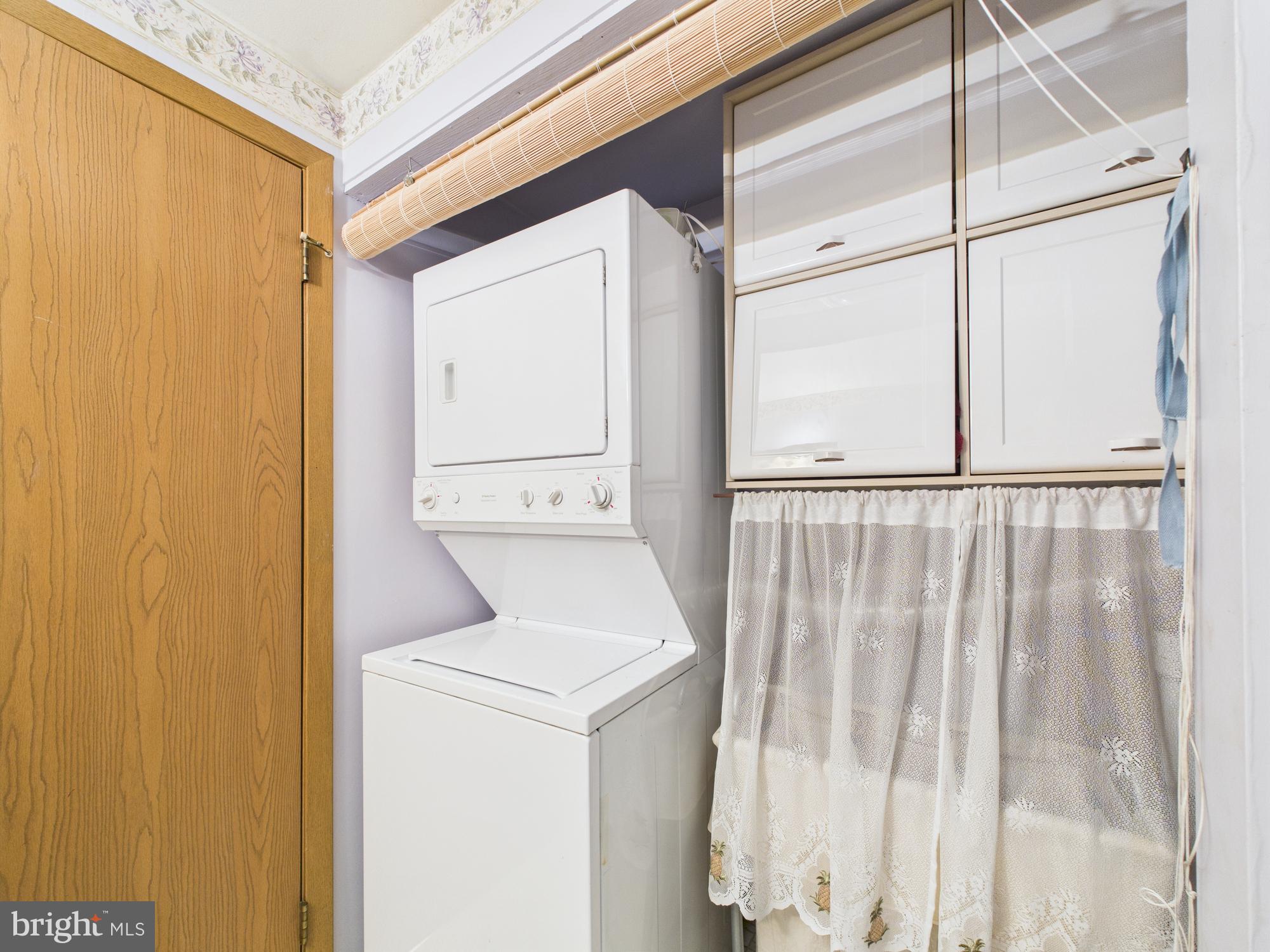 ARROWHEAD LAKE - Residential