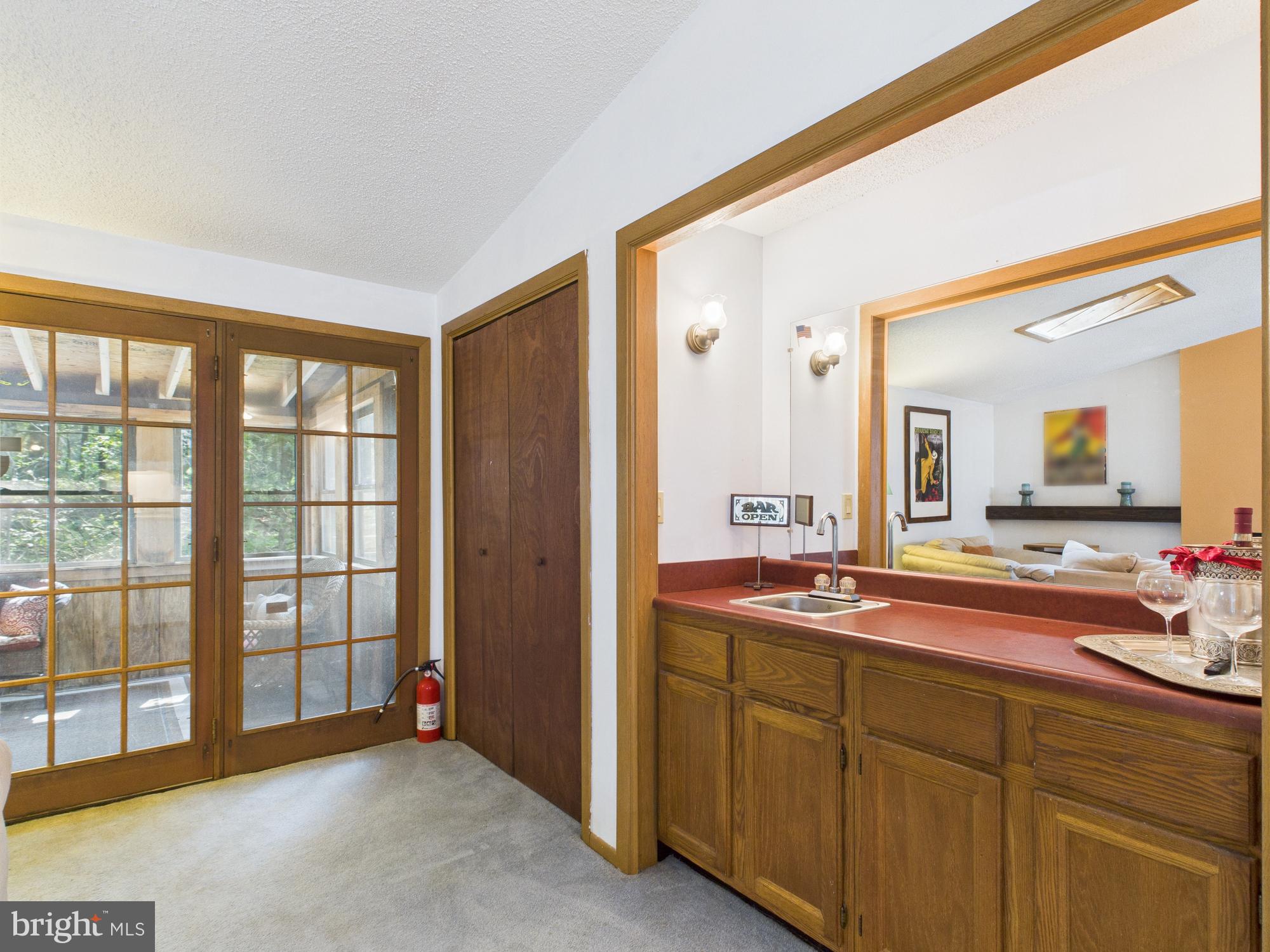 ARROWHEAD LAKE - Residential