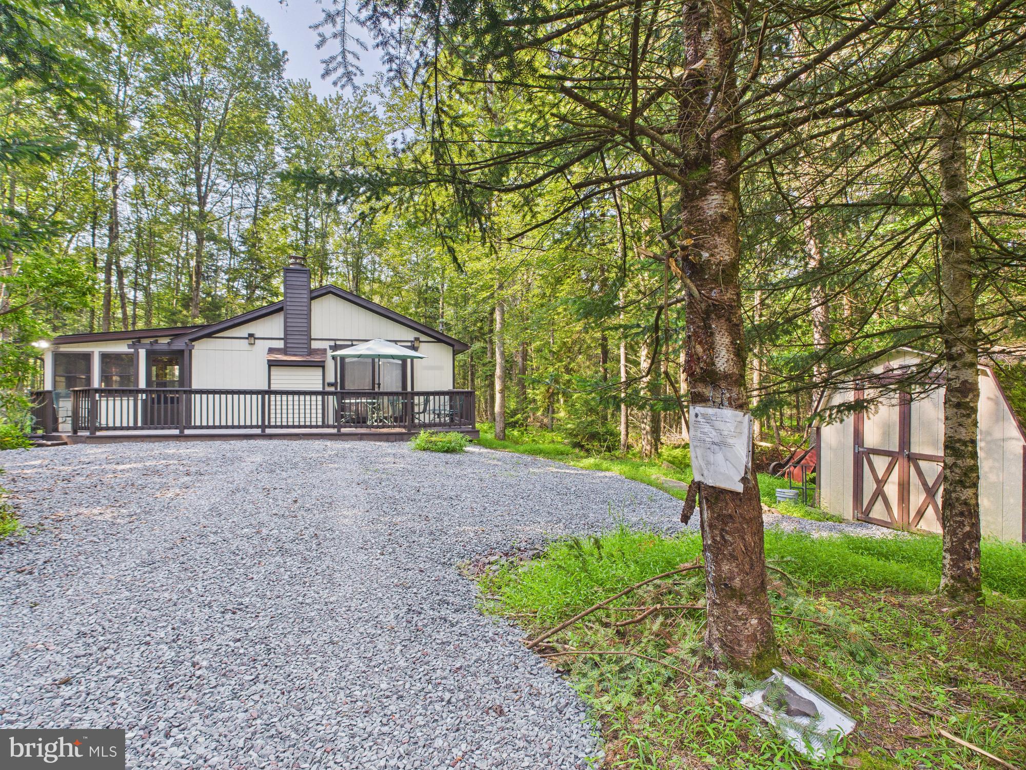 ARROWHEAD LAKE - Residential