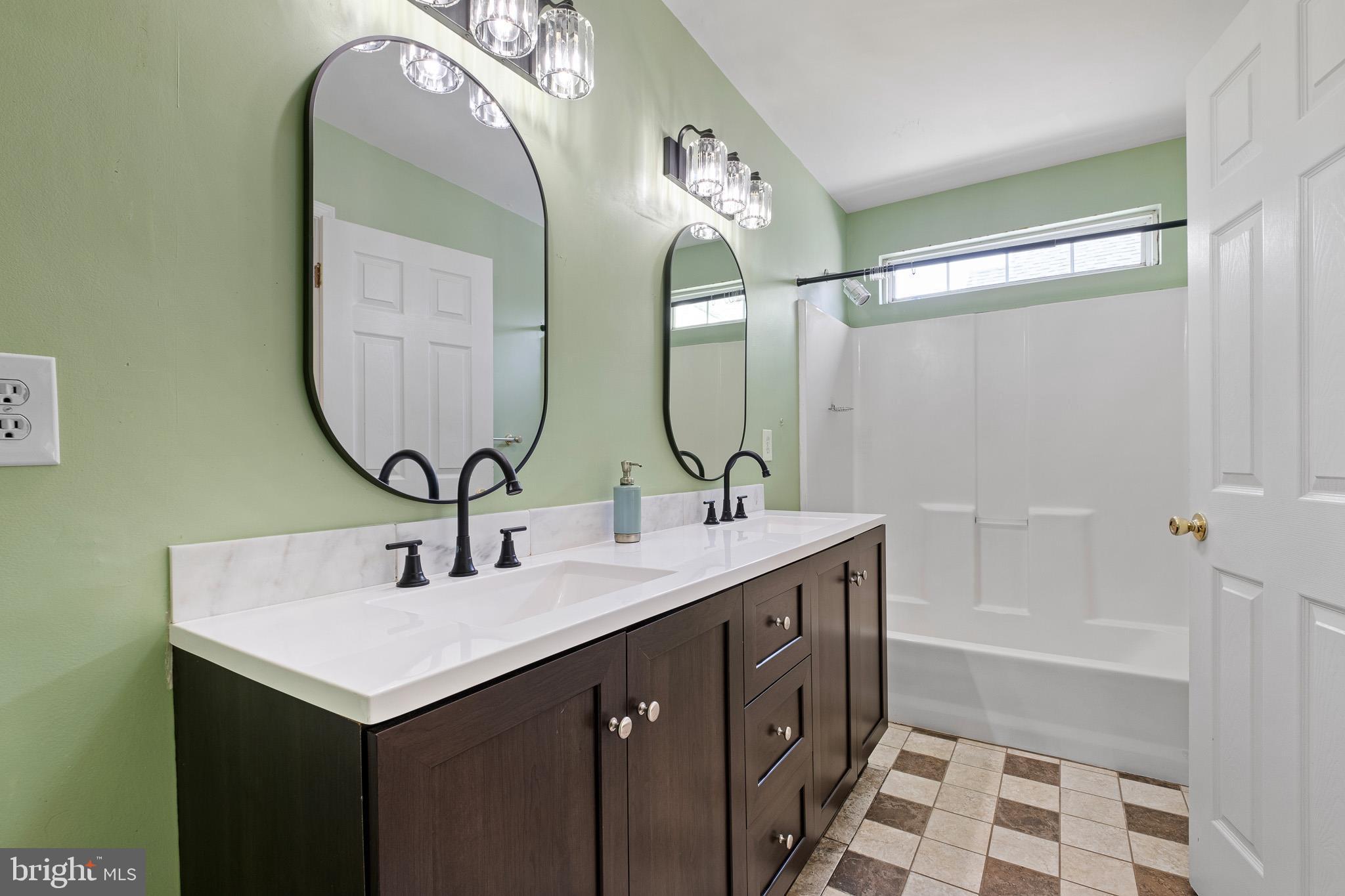 BRENNAN ESTATES - Residential