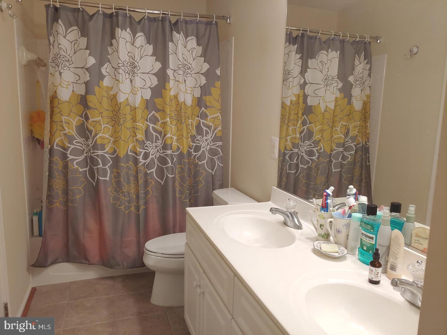 BELMONT TOWN CENTER - Residential Lease